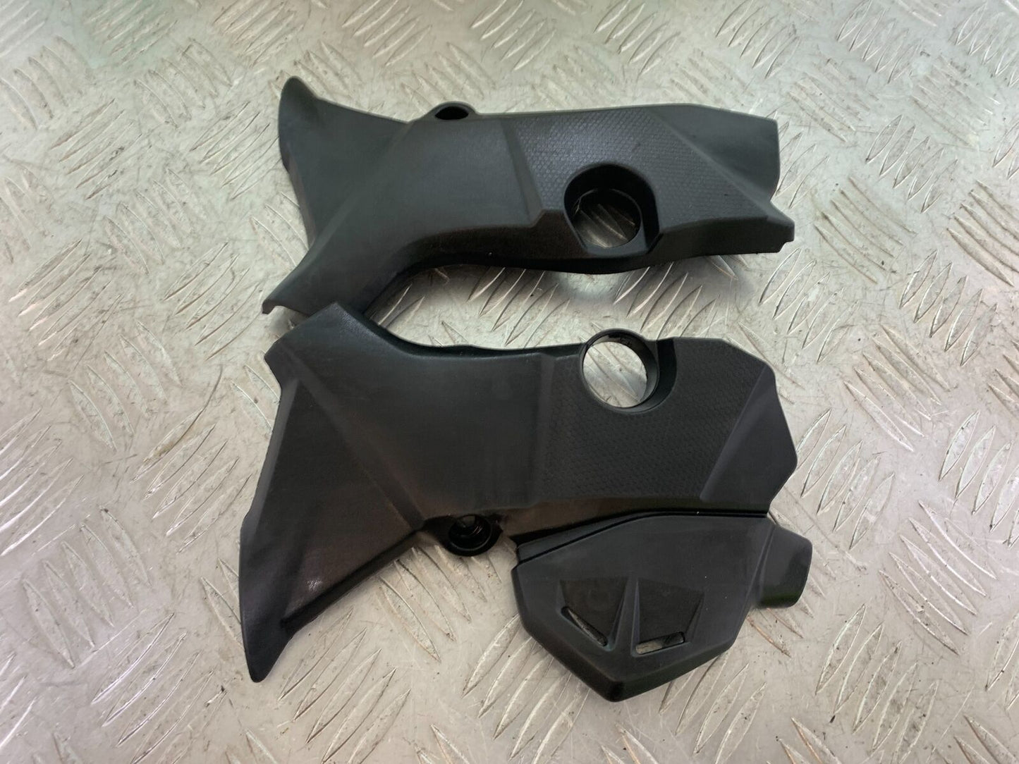 BENELLI BN125 BN 125 LEFT AND RIGHT SIDE INFILLS YEAR 2018-2021 (CMB1080)