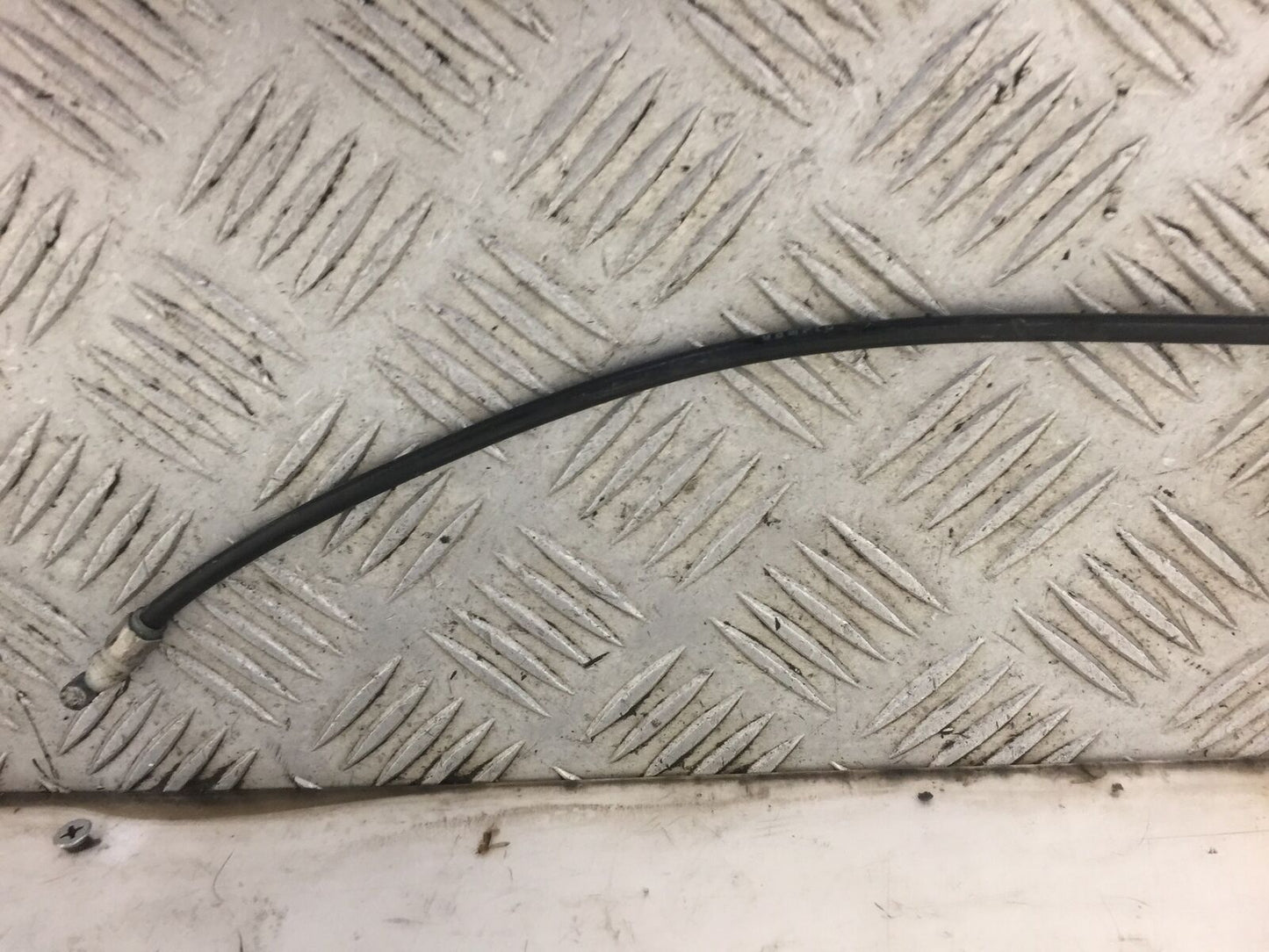 KAWASAKI ZX6R ZX6 J SEAT CATCH AND CABLE YEAR 2000  (STOCK 456)