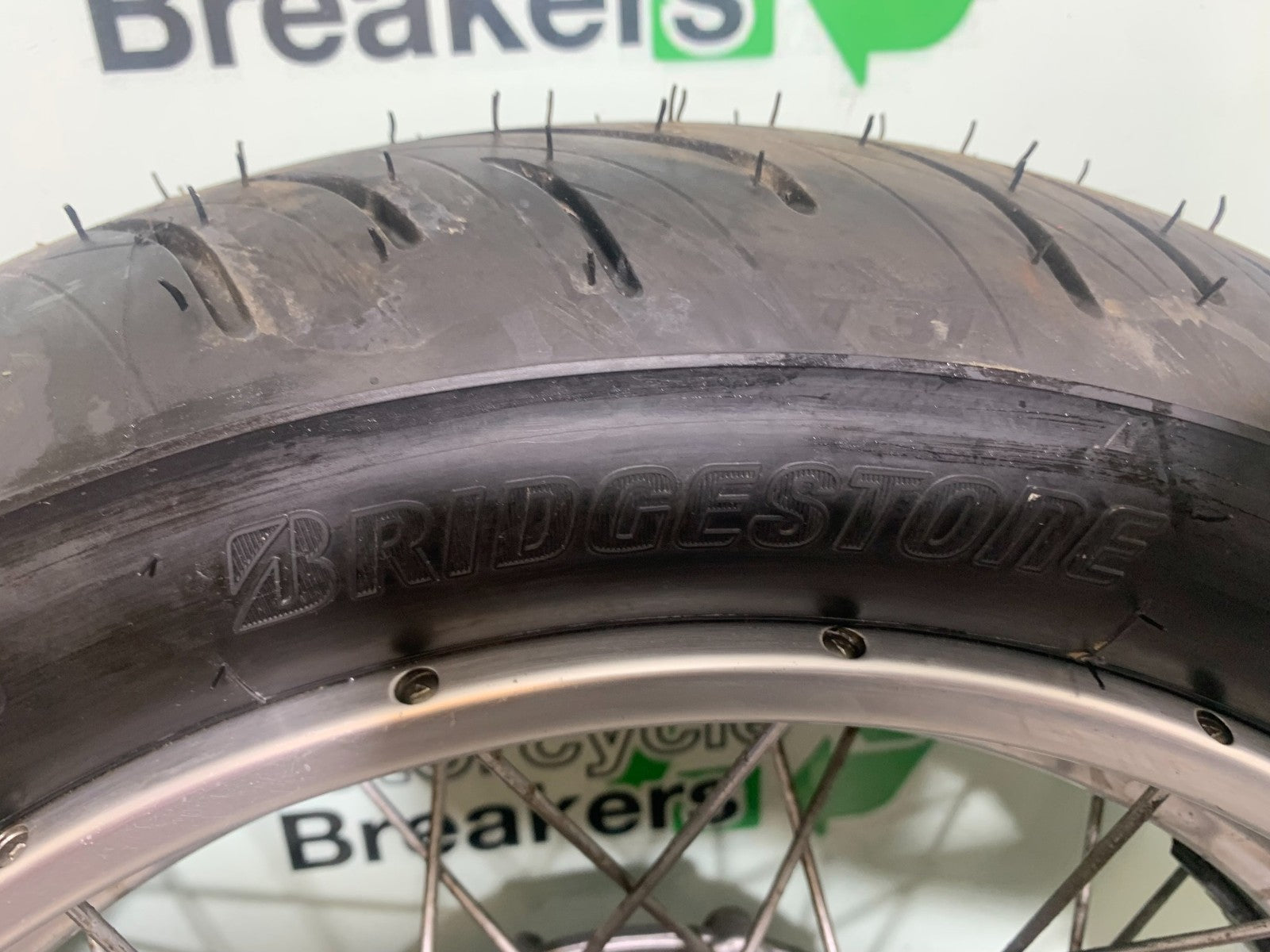 BMW R850 R R850R REAR WHEEL  (NEW TYRE) YEAR 1994-2002 (CMB1170)