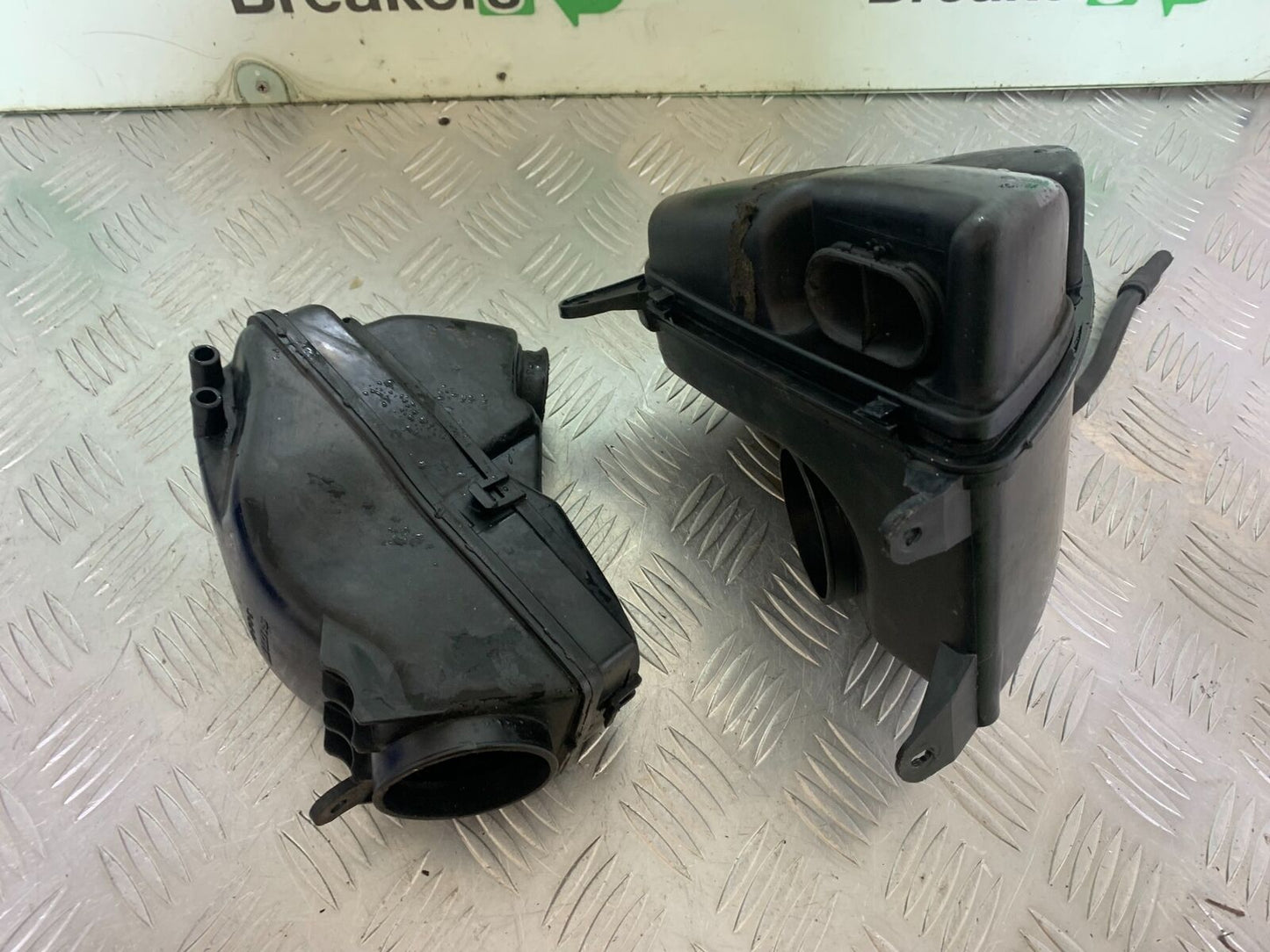 SUZUKI VS1400 VS 1400 INTRUDER AIRBOX YEAR 1988 (CMB1077)