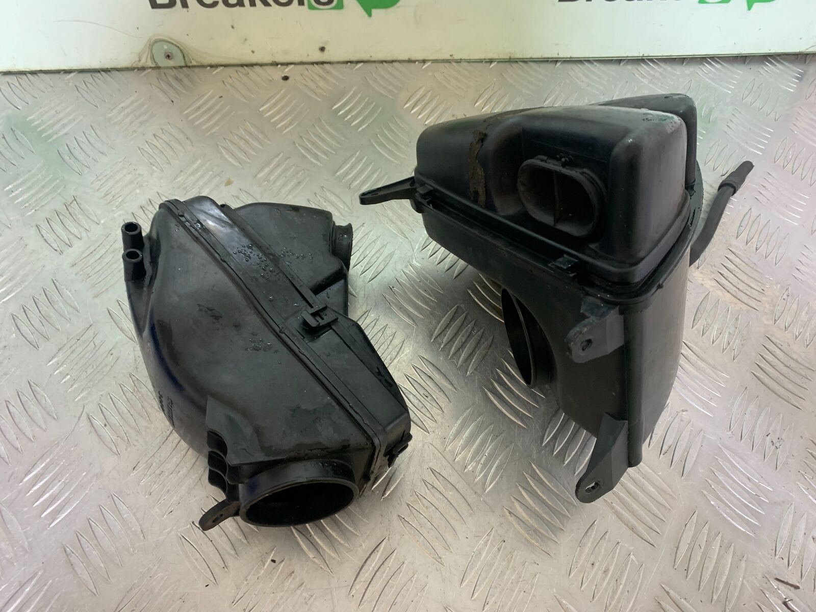 SUZUKI VS1400 VS 1400 INTRUDER AIRBOX YEAR 1988 (CMB1077)