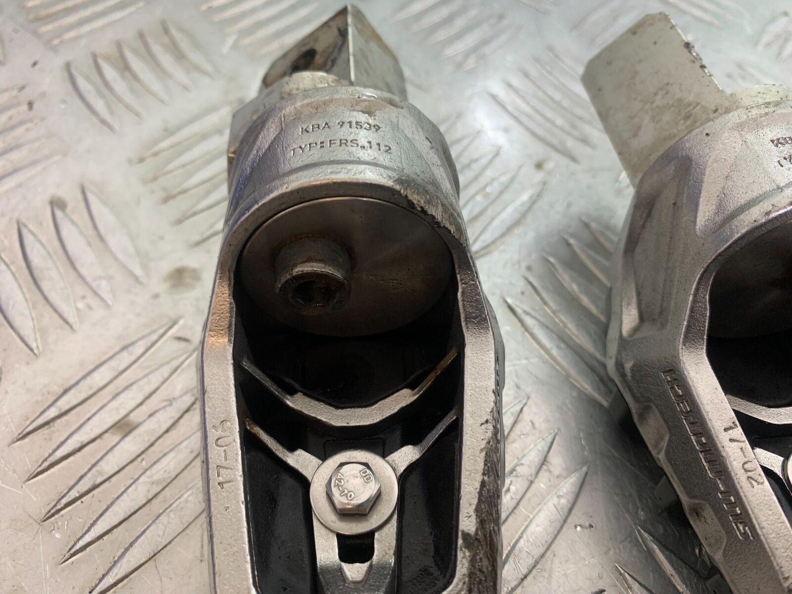 TRIUMPH TIGER 800 ADJUSTABLE FRONT FOOTPEGS   YEAR 2011-2014 (CMB1113)