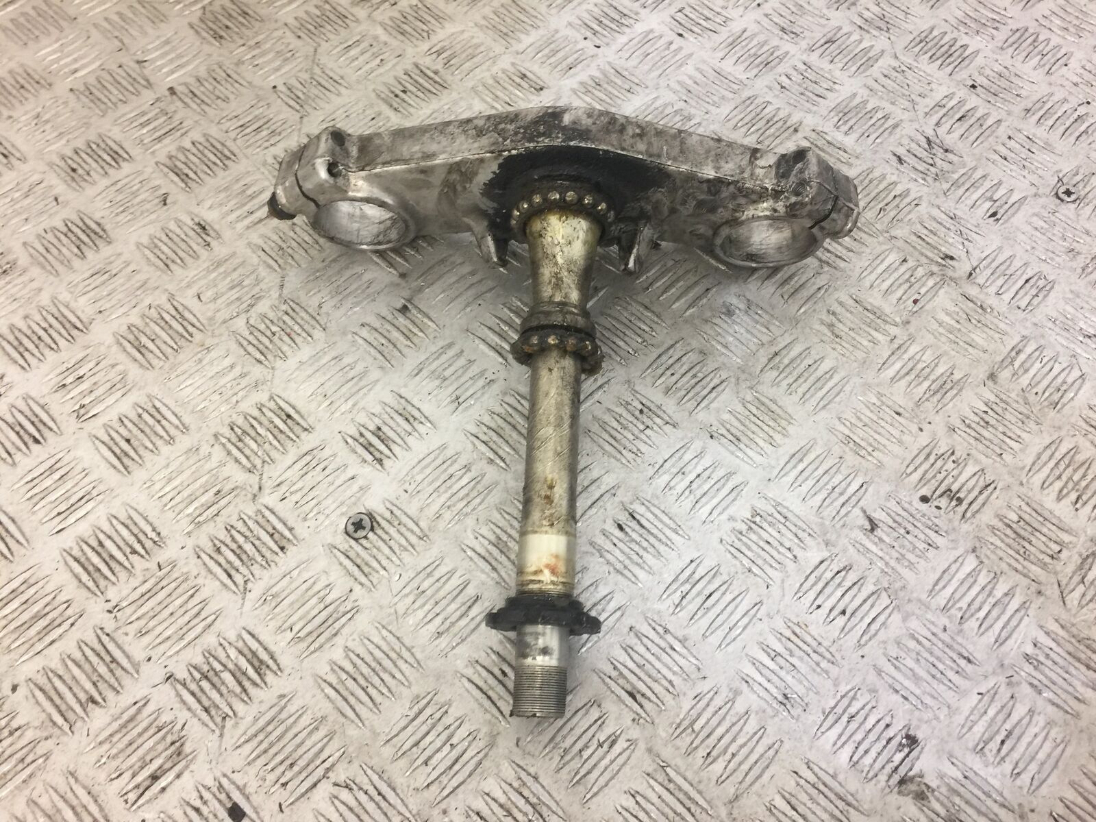 KAWASAKI ZX6R ZX6 J BOTTOM YOKE  YEAR 2000  (STOCK 658)