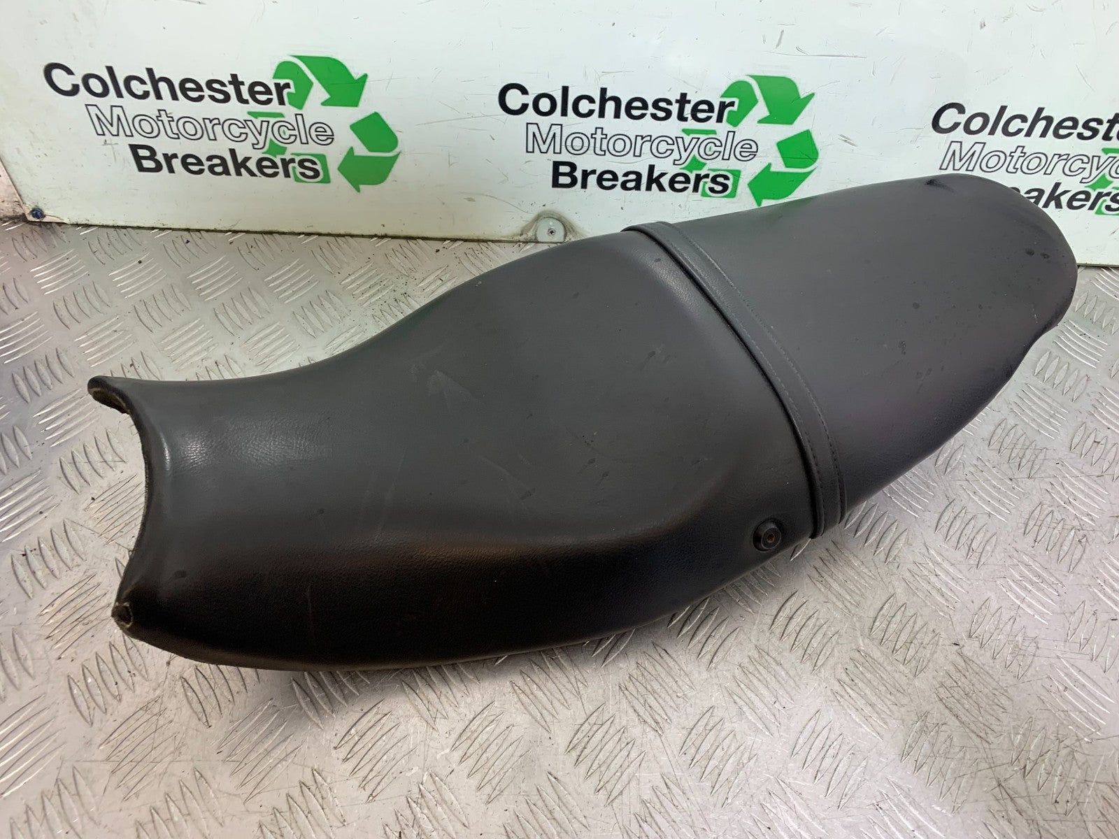 TRIUMPH 955I SPRINT RS SEAT  YEAR 1999-03 (CMB1313)