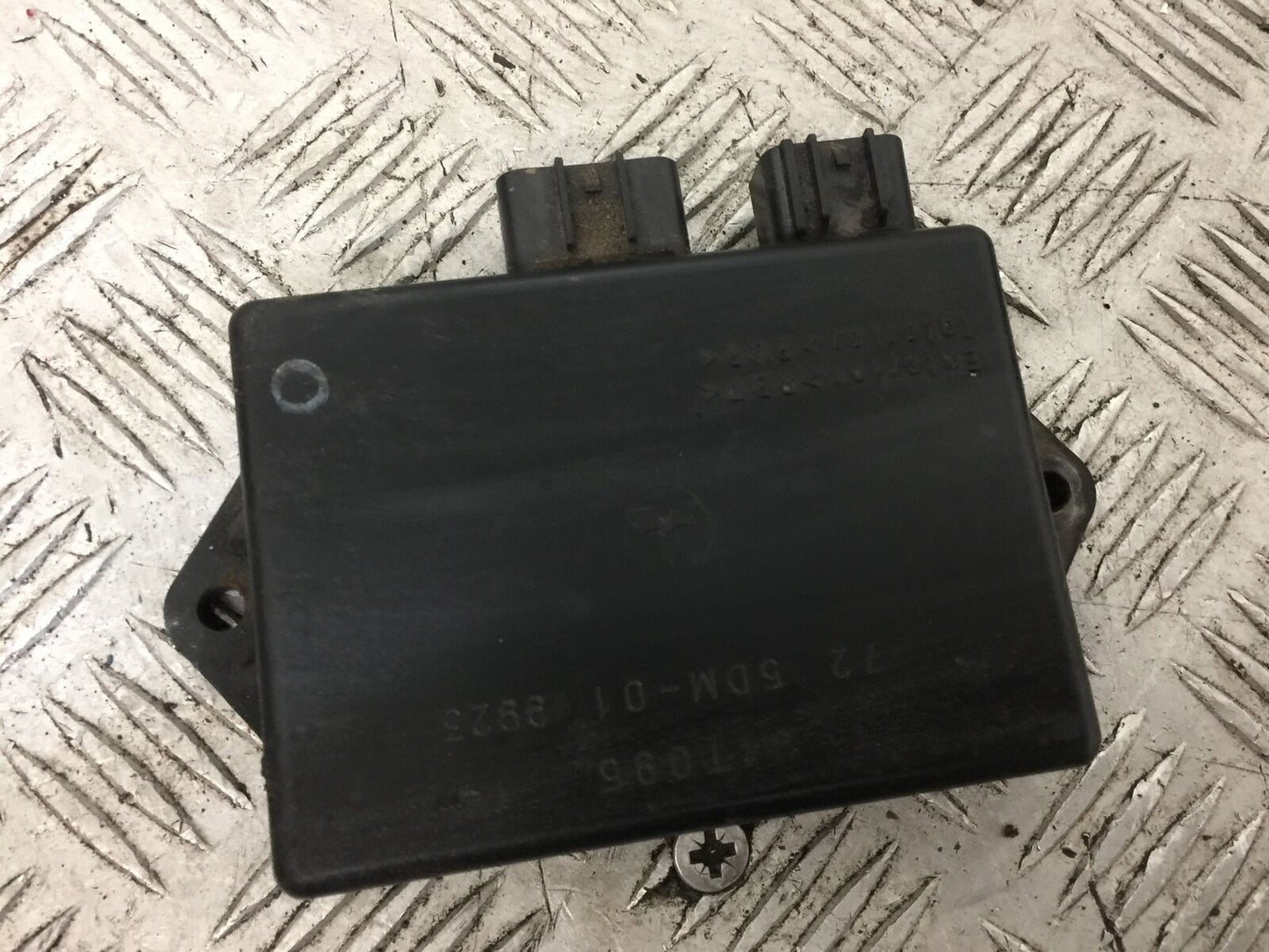 YAMAHA FZS600 FAZER 600 CDI UNIT  YEAR 1998-2001(STOCK 878)