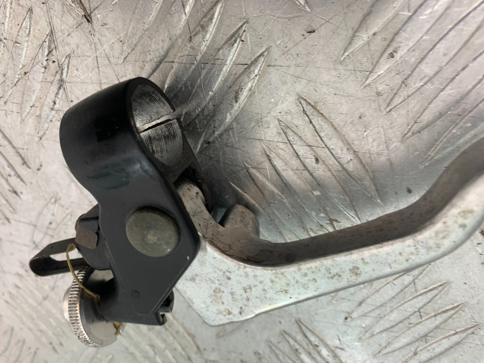 YAMAHA FZS1000 FAZER CLUTCH LEVER AND BRACKET  YEAR 2001-05 (CMB1275)