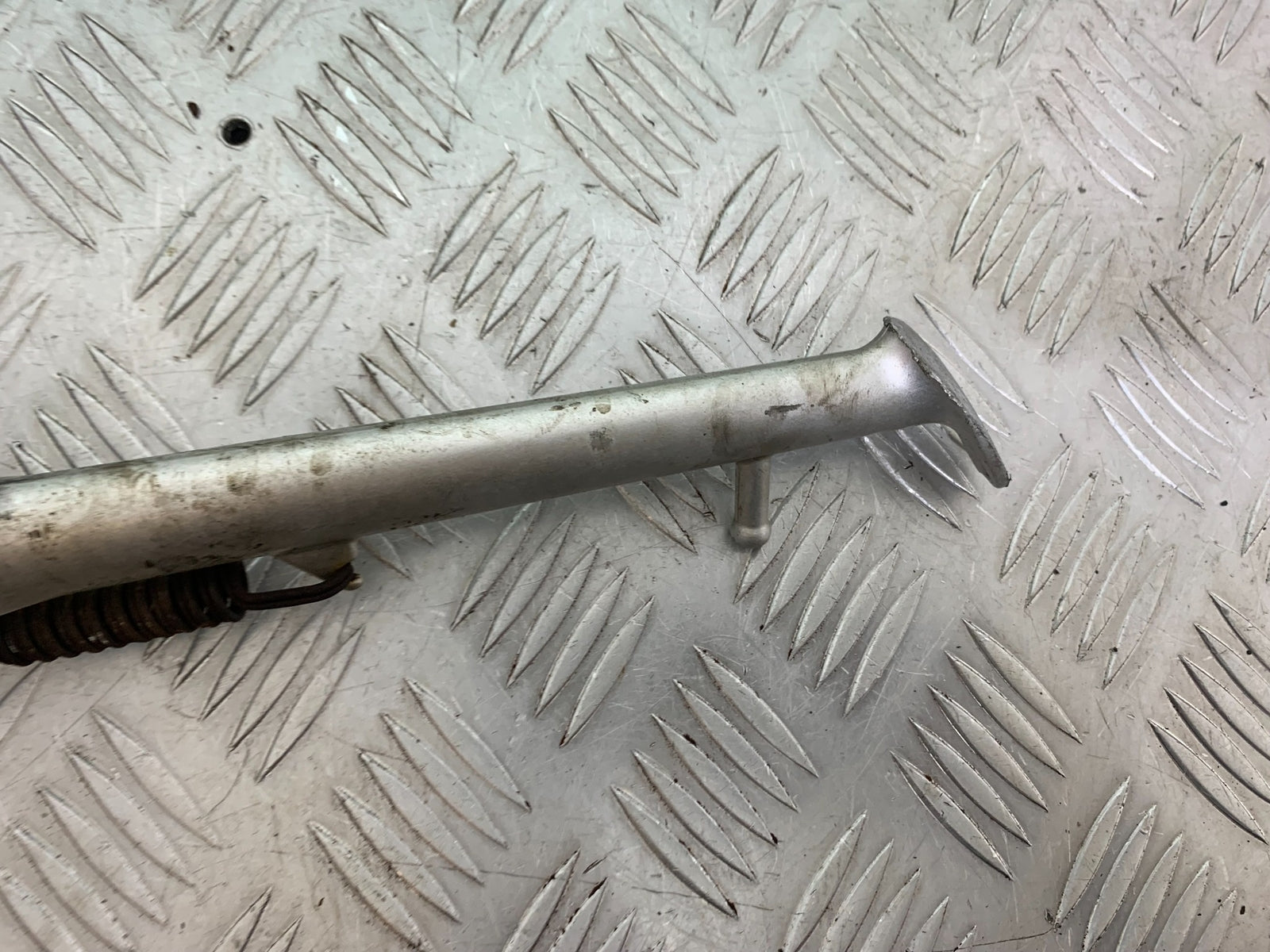 TRIUMPH T509 SPEED TRIPLE SIDE STAND AND BRACKET   YEAR 1997-1998 (CMB1144)