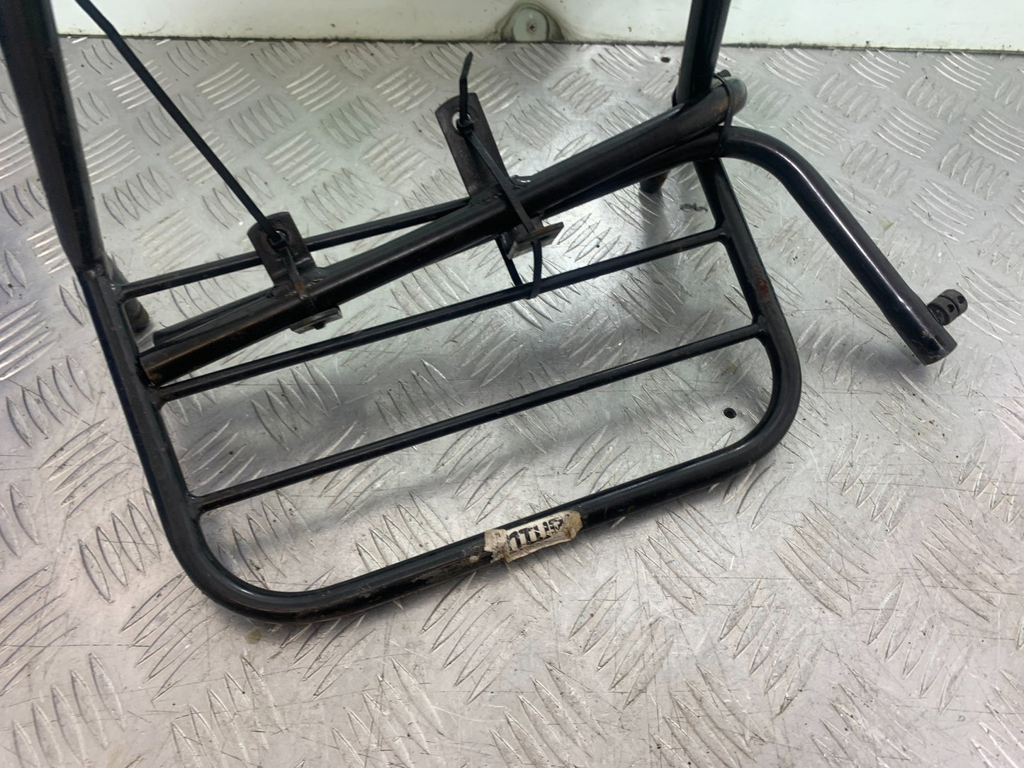 KAWASAKI GPZ600 GPZ 600 RACK   YEAR 1988-90 (CMB1258)