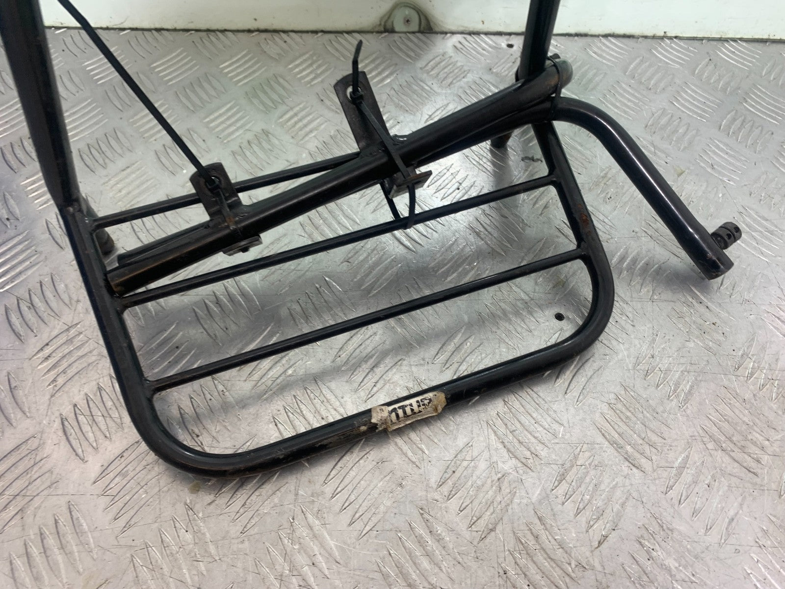 KAWASAKI GPZ600 GPZ 600 RACK   YEAR 1988-90 (CMB1258)
