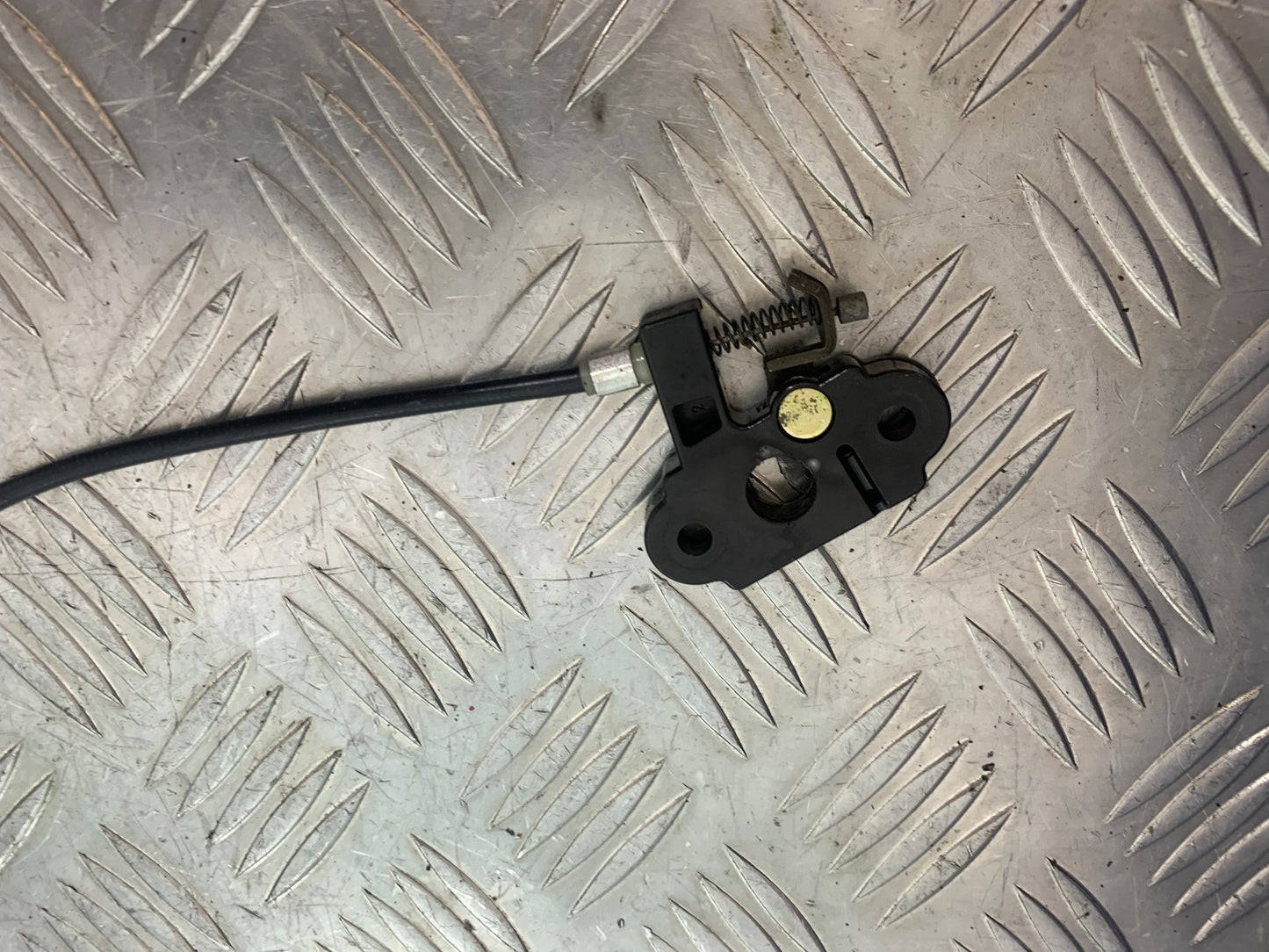 KAWASAKI ZX9R ZX9 E1 SEAT CATCH AND CABLE  YEAR 2000-01 (CMB1171)