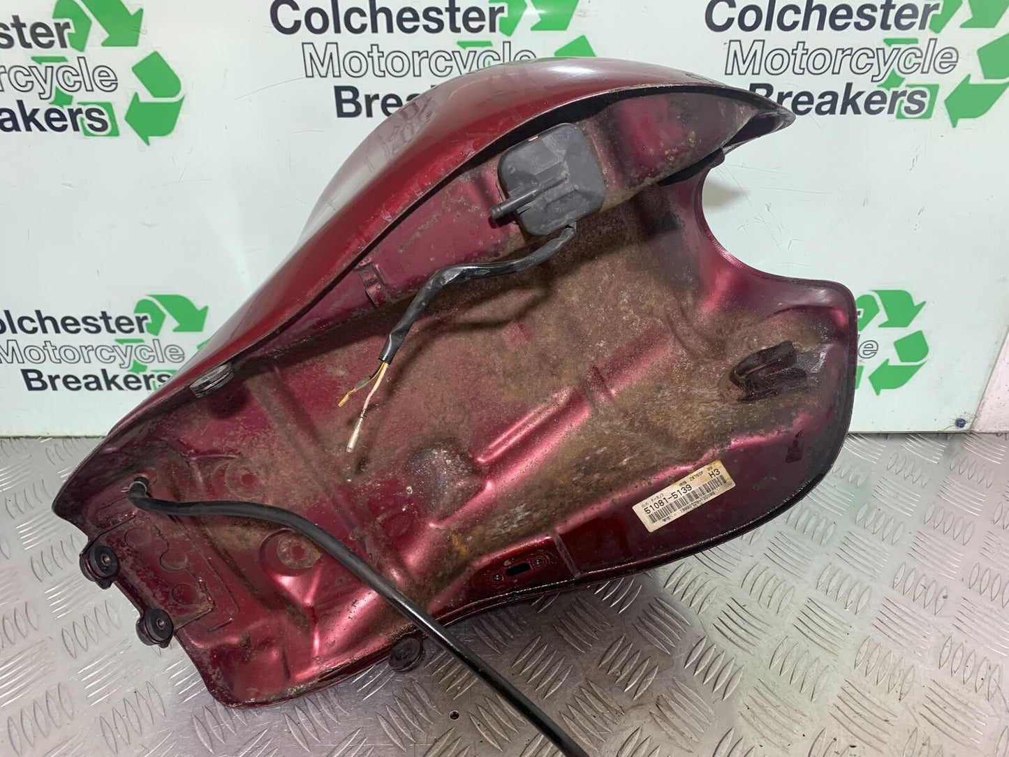 KAWASAKI Z750 ZR750 ZR-7S PETROL TANK  YEAR 1999-05 (CMB1135)