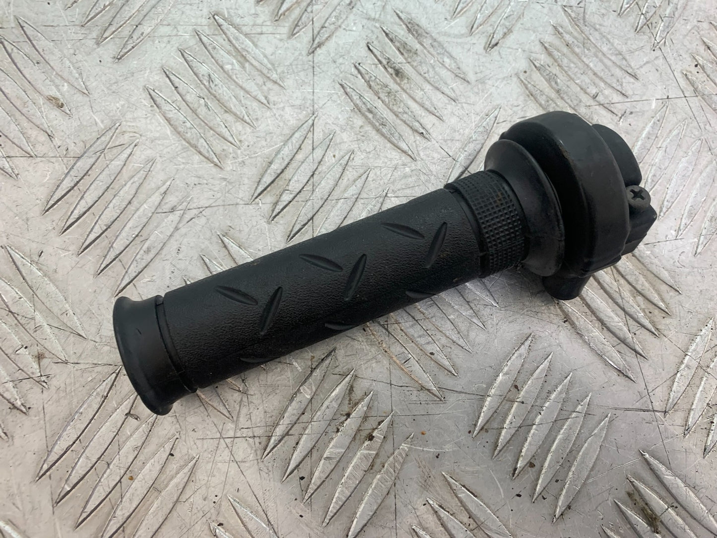 HONDA CBF125 CBF 125 THROTTLE AND TWIST GRIP   YEAR 2009-14  (CMB1172)