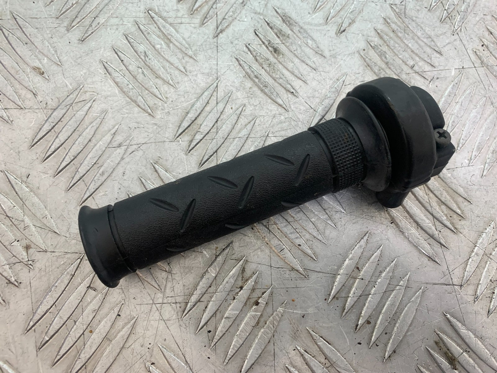 HONDA CBF125 CBF 125 THROTTLE AND TWIST GRIP   YEAR 2009-14  (CMB1172)