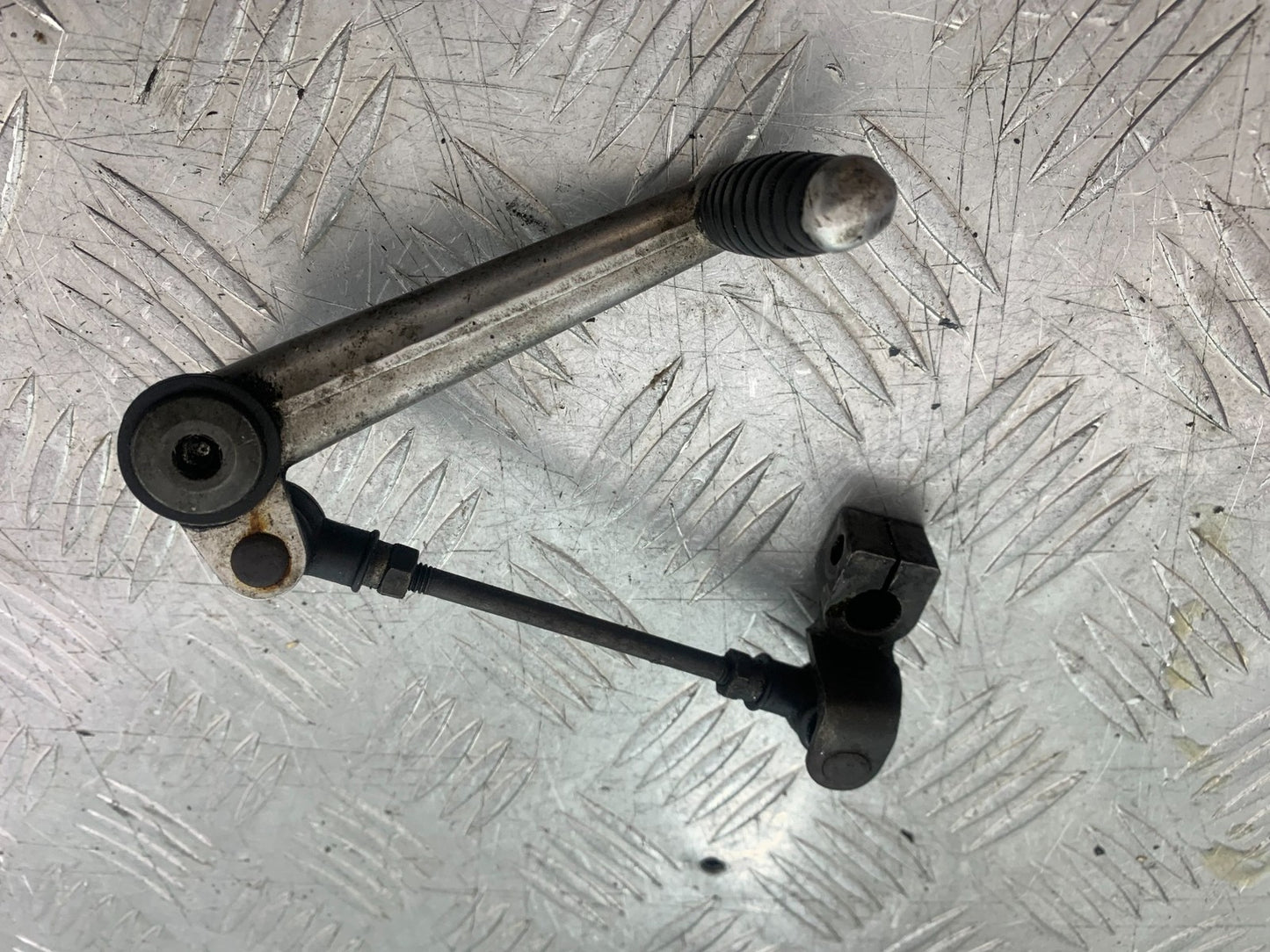 KAWASAKI GPZ600 GPZ 600 GEAR LEVER  YEAR 1988-90 (CMB1258)
