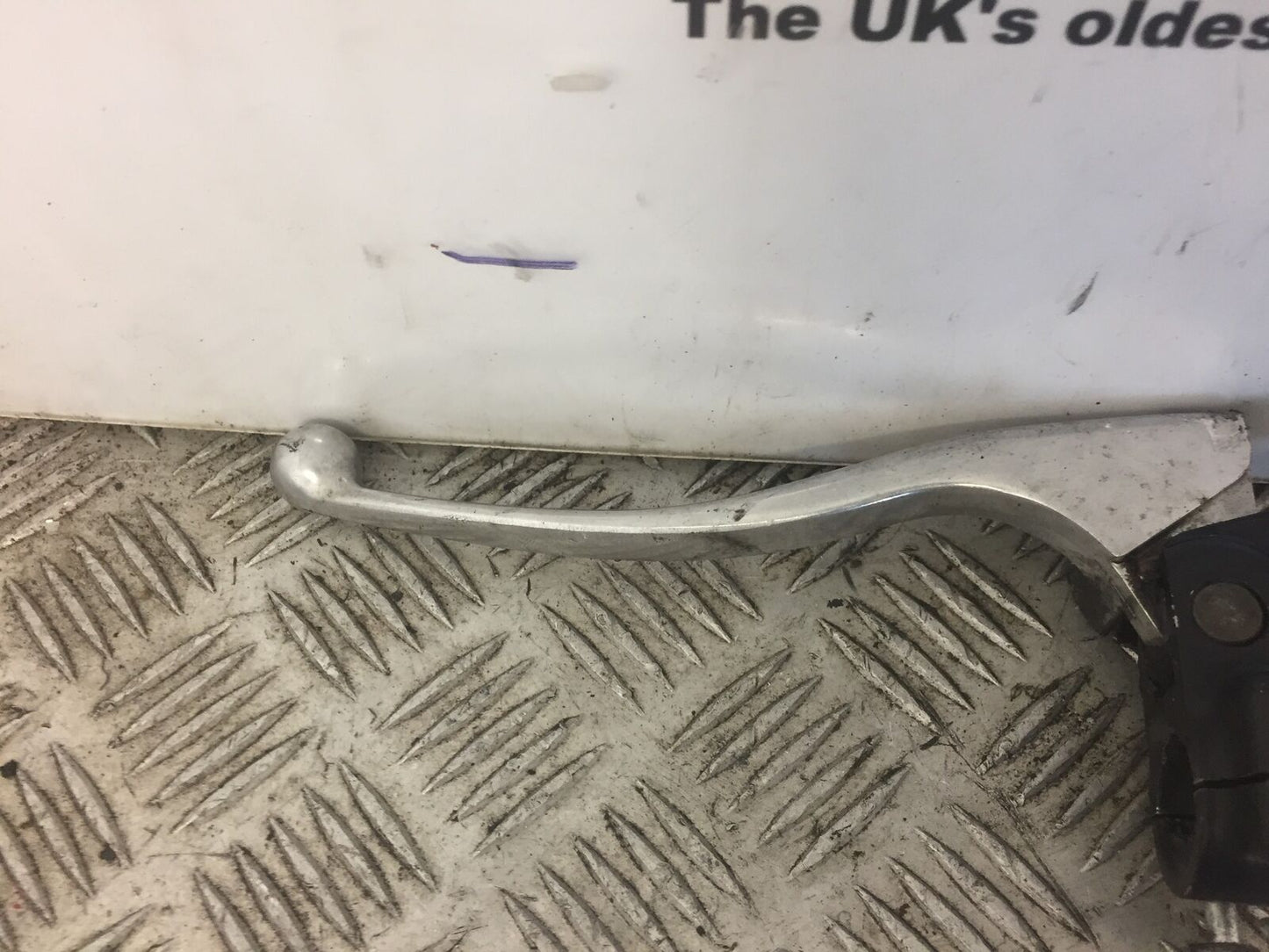 KAWASAKI ZX6R ZX6 J CLUTCH LEVER AND BRACKET YEAR 2000