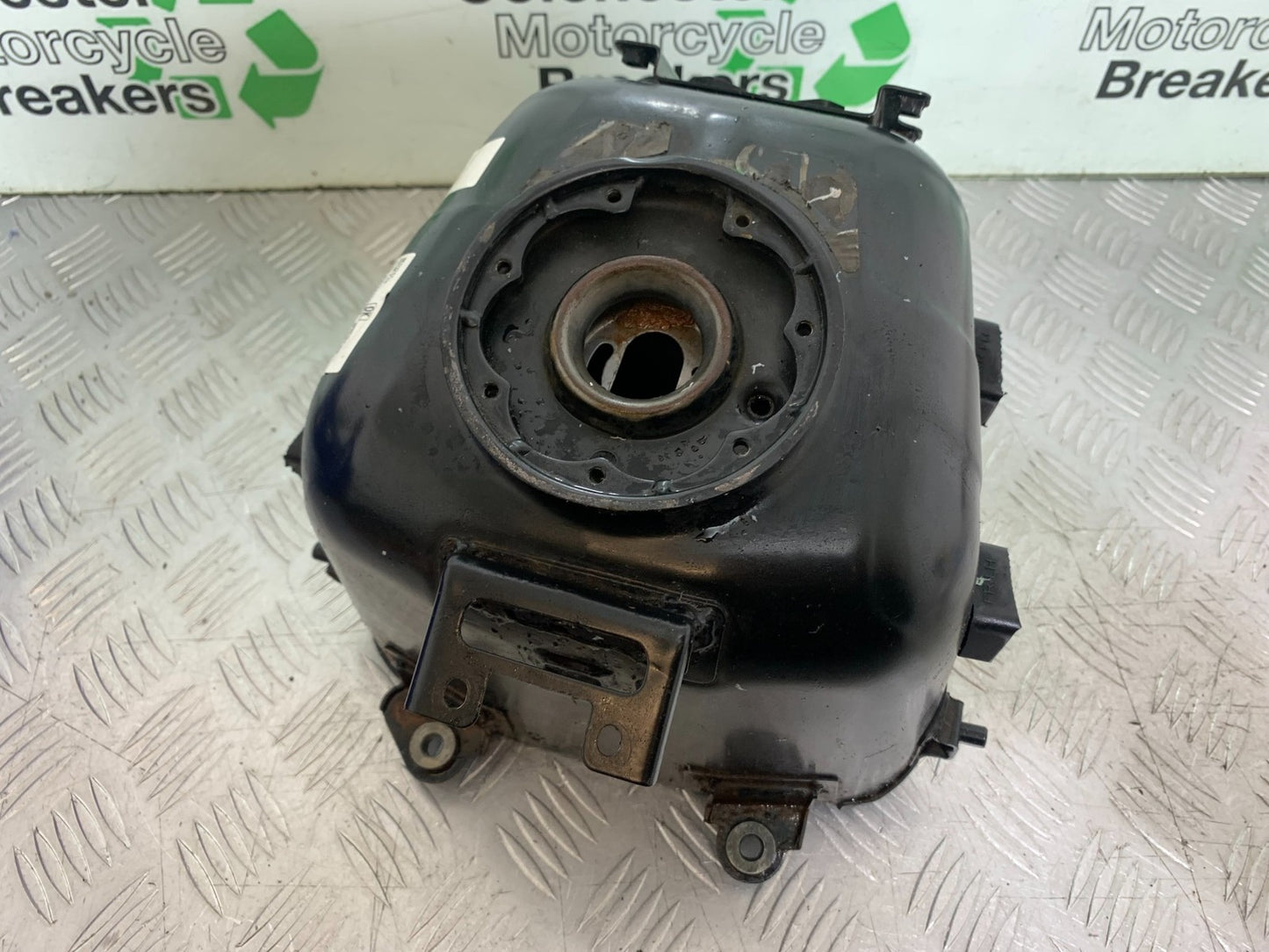KTM RC125 RC 125 PETROL TANK  YEAR 2017-2022 (CMB 1244)
