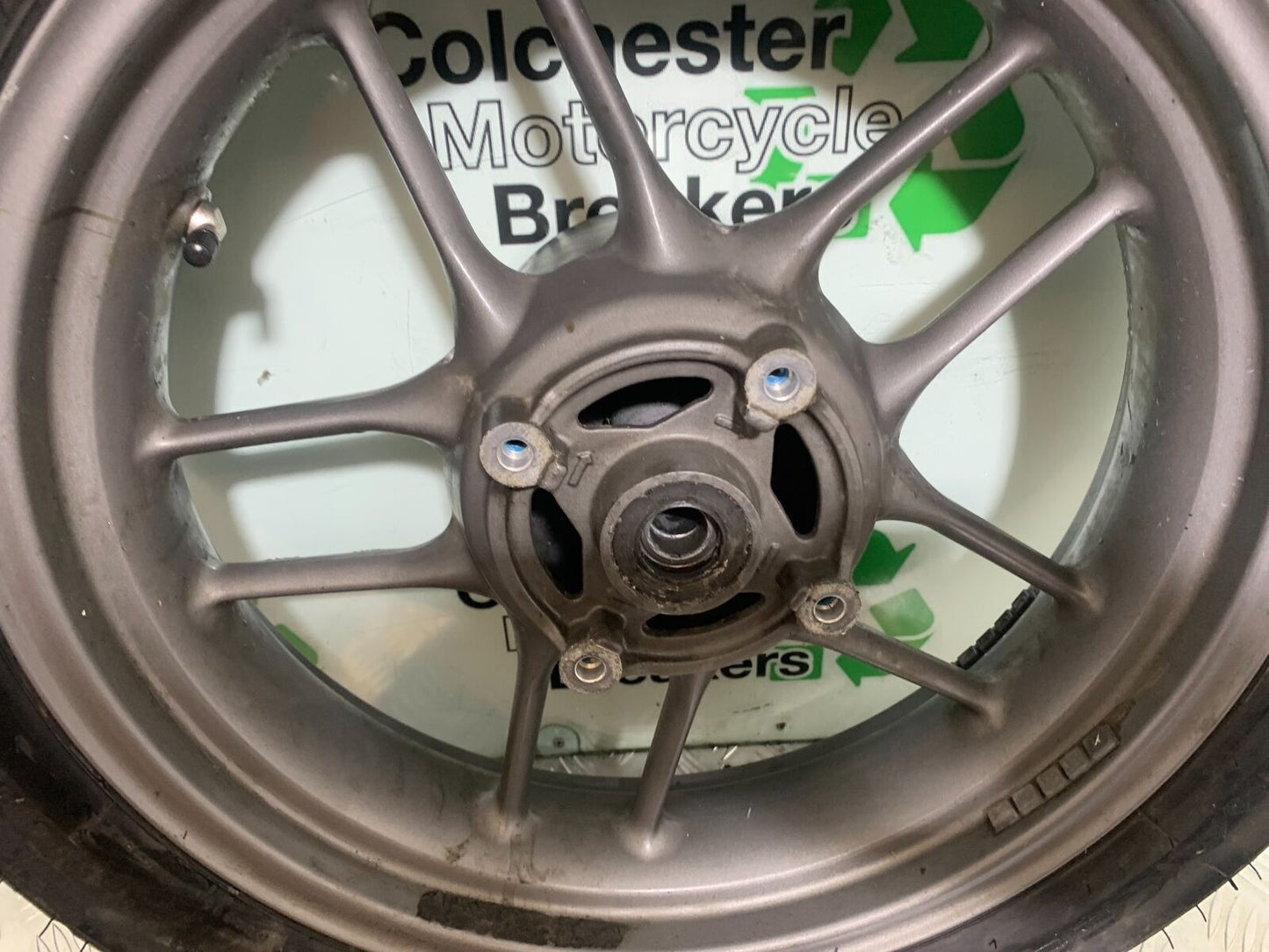 TRIUMPH TIGER 800 REAR WHEEL   YEAR 2011-2014 (CMB1113)