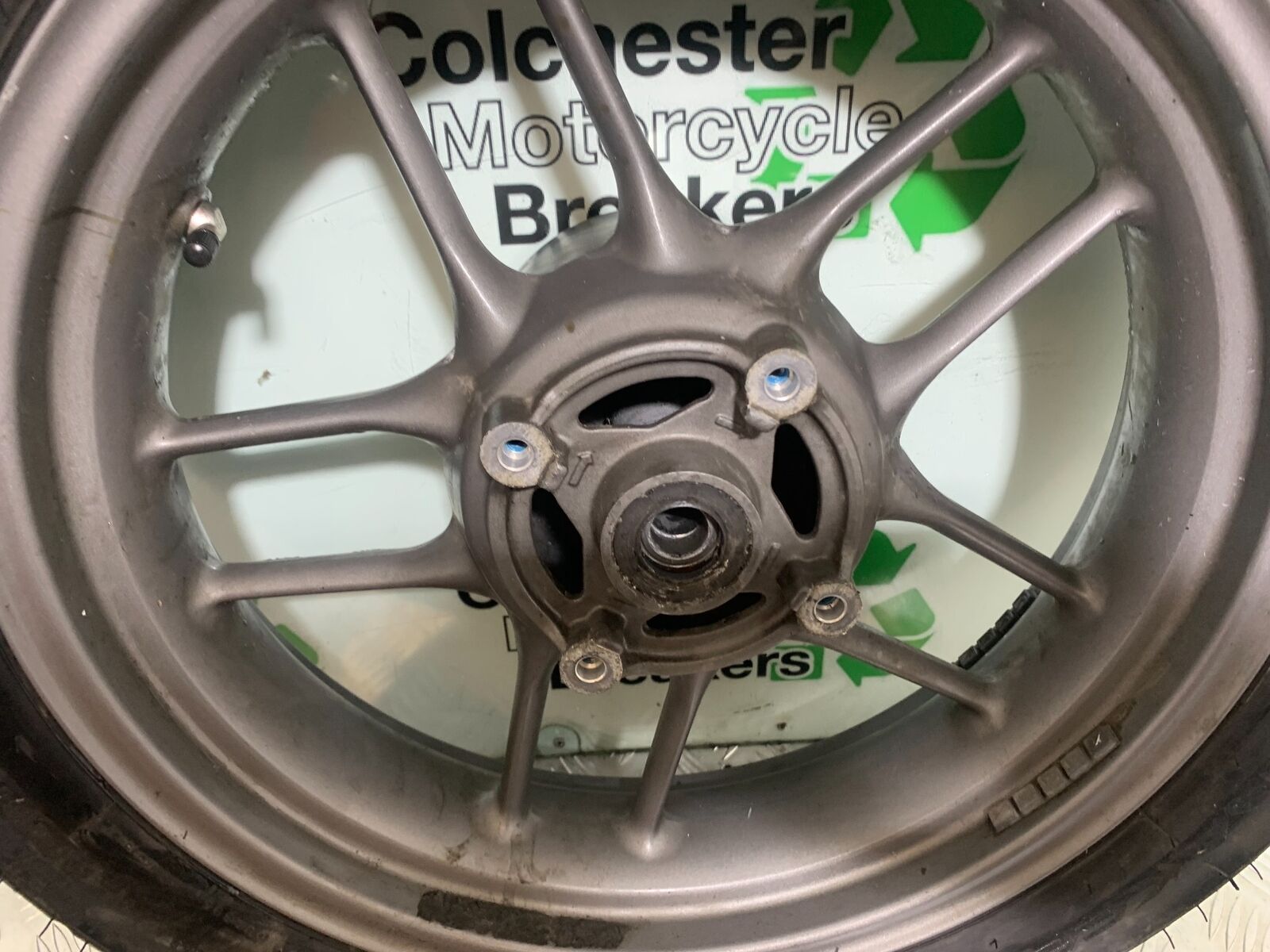 TRIUMPH TIGER 800 REAR WHEEL   YEAR 2011-2014 (CMB1113)