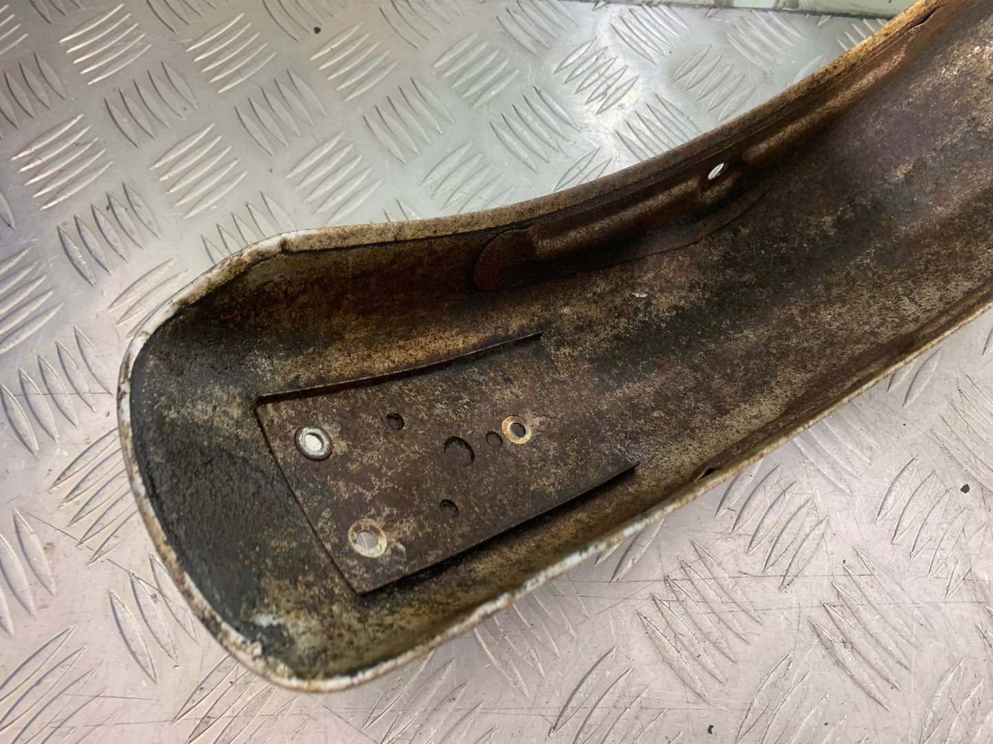 SUZUKI GP100 GP 100 REAR MUDGUARD  YEAR 1978-1988 (CMB1259)