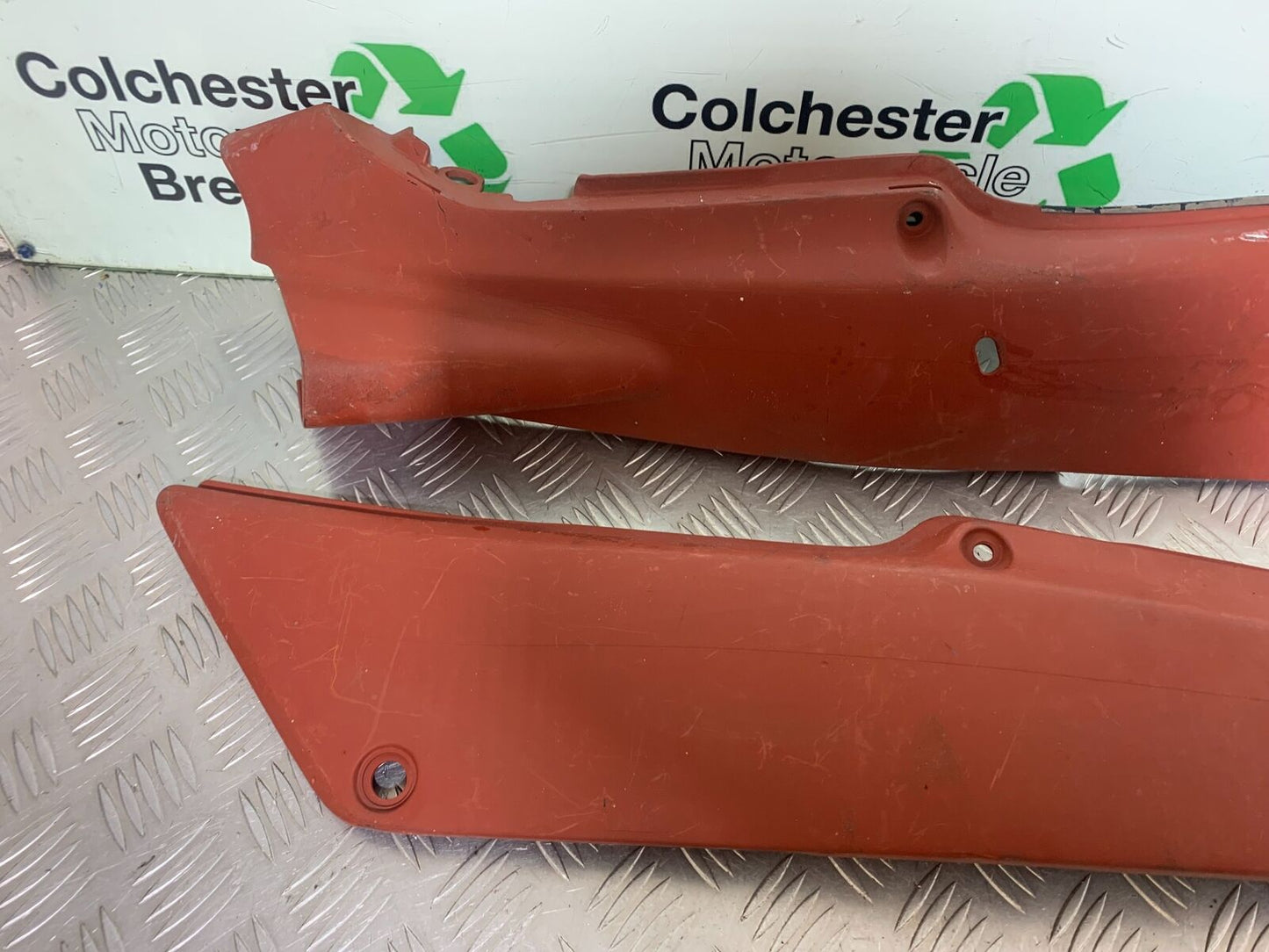 HONDA VFR750 VFR 750 FL-M-N-P LEFT & RIGHT SEAT PANELS YEAR 1990-93 (CMB1093)