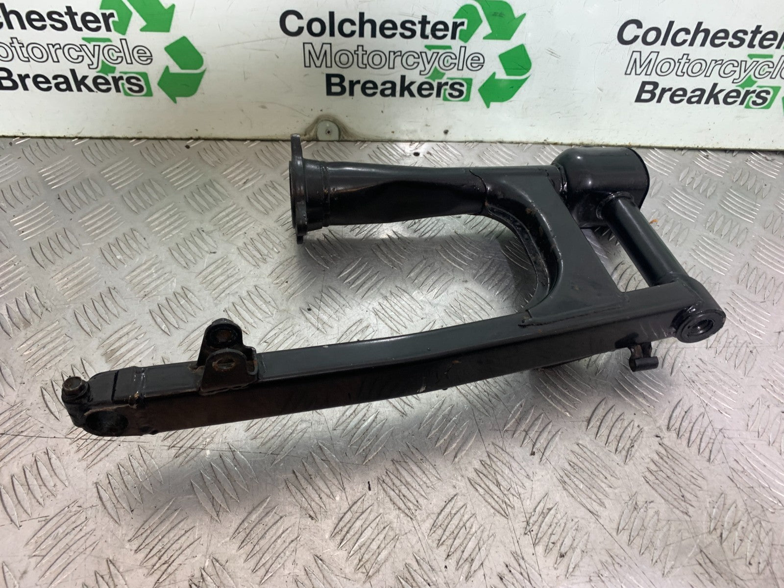 HONDA VT700 VT 700 SHADOW SWINGARM  YEAR 1984-85 (CMB1328)