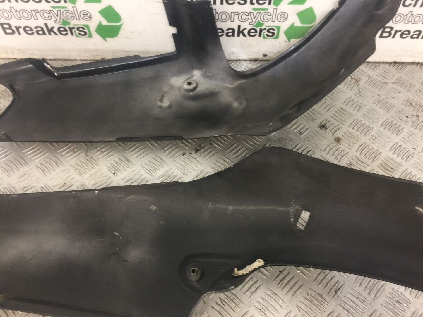 HONDA HONDA CBR400 RR LEFT & RIGHT SEAT PANELS YEAR 1990-95(STOCK 624)