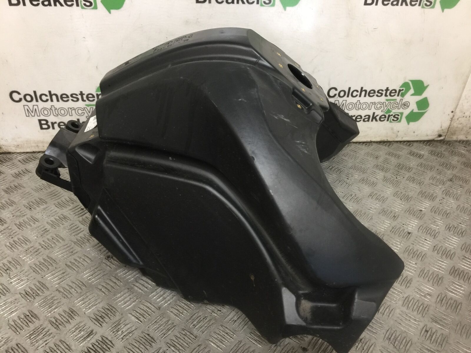 BMW R1250 R 1250 RT PETROL TANK YEAR 2023 (STOCK 907)