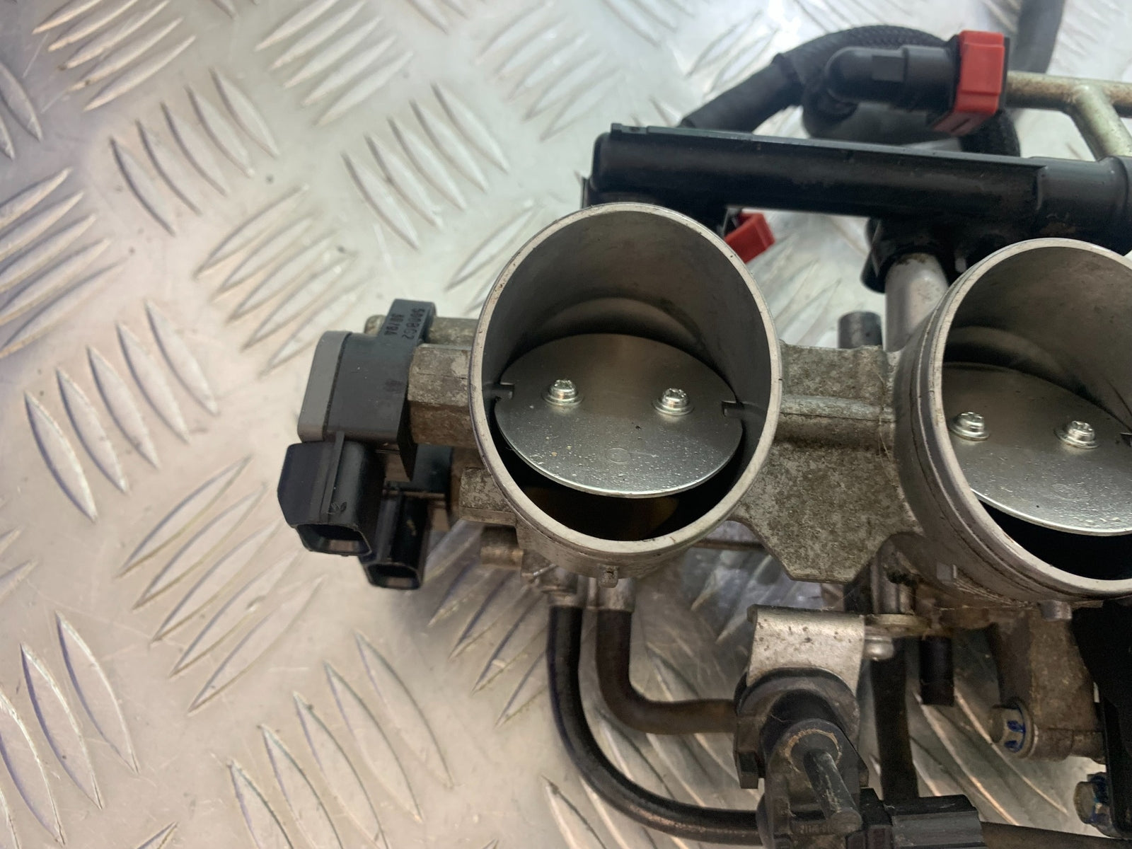 KAWASAKI ZX6R THROTTLE BODIES  YEAR 2009-2012 (CMB1136)