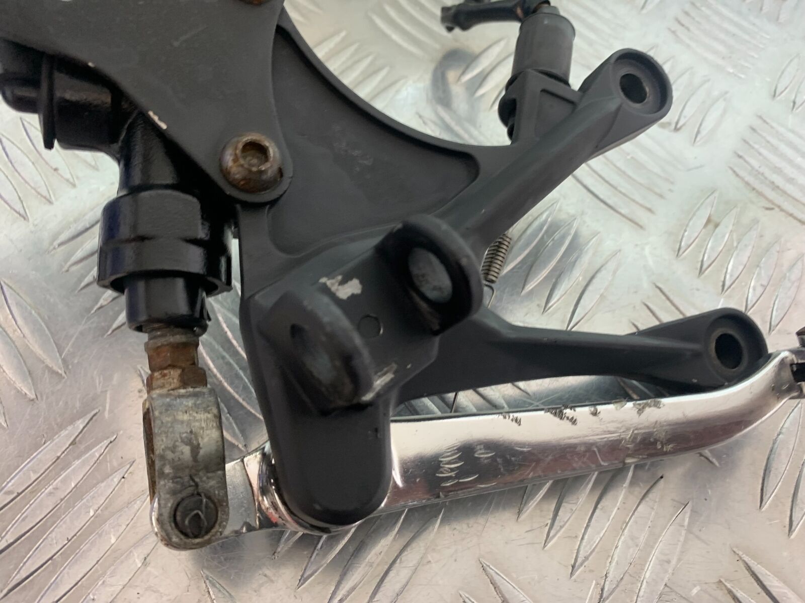 KAWASAKI ZX6R ZX6 R FRONT RIGHT HANGER  YEAR 2007 2008 (CMB1002)