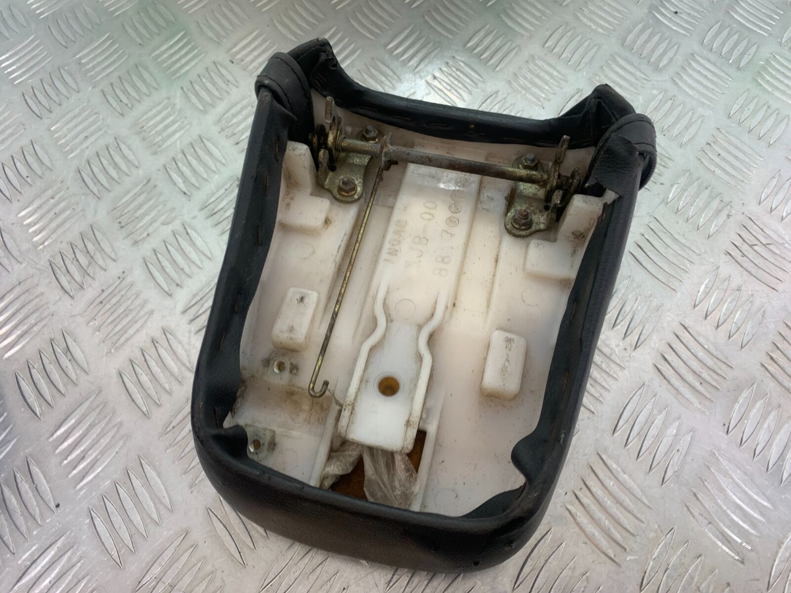 YAMAHA XV535 XV 535 VIRAGO REAR SEAT  YEAR 1994-02 (CMB1044)