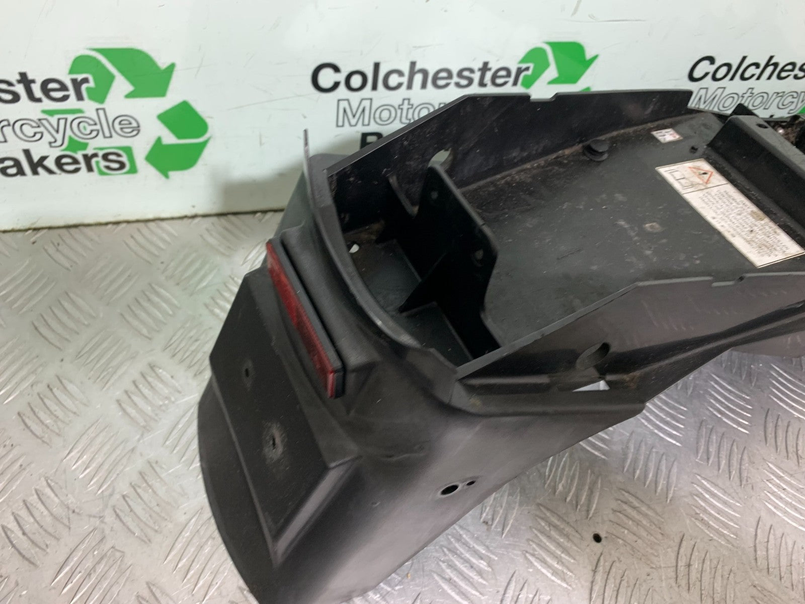 TRIUMPH 955I SPRINT RS REAR MUDGUARD  YEAR 1999-03 (CMB1313)