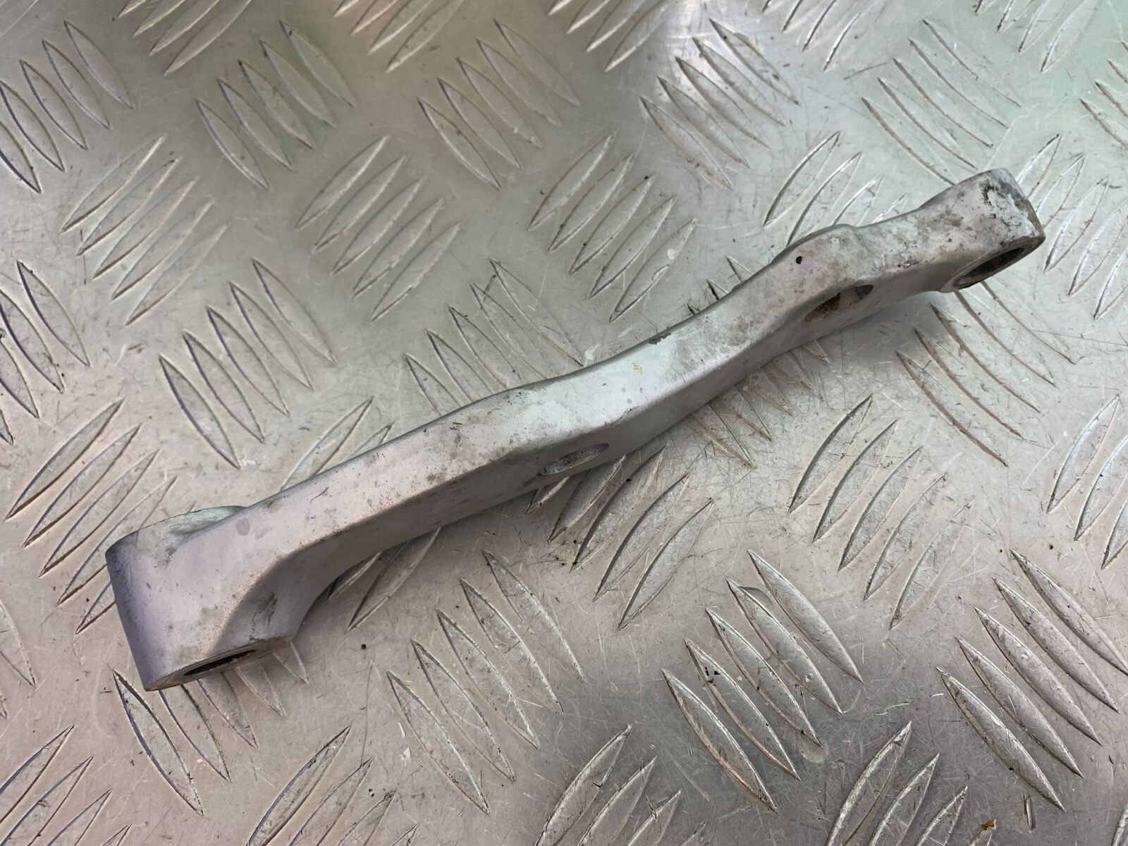 SUZUKI VS1400 VS 1400 INTRUDER  REAR CALIPER BRACKET   YEAR 1988 (CMB1077)