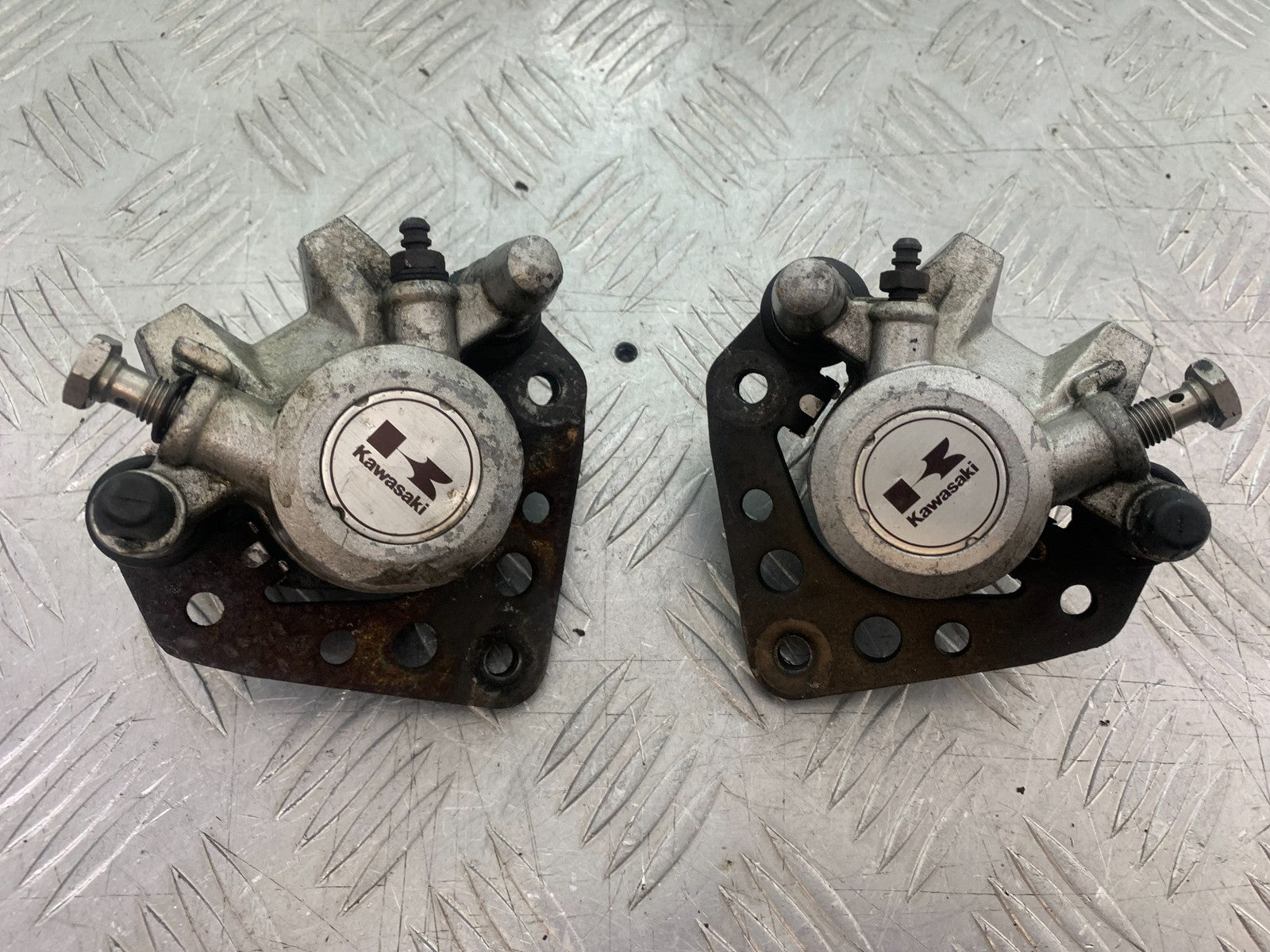 KAWASAKI GPZ600 GPZ 600 FRONT BRAKE CALIPERS   YEAR 1988-90 (CMB1258)