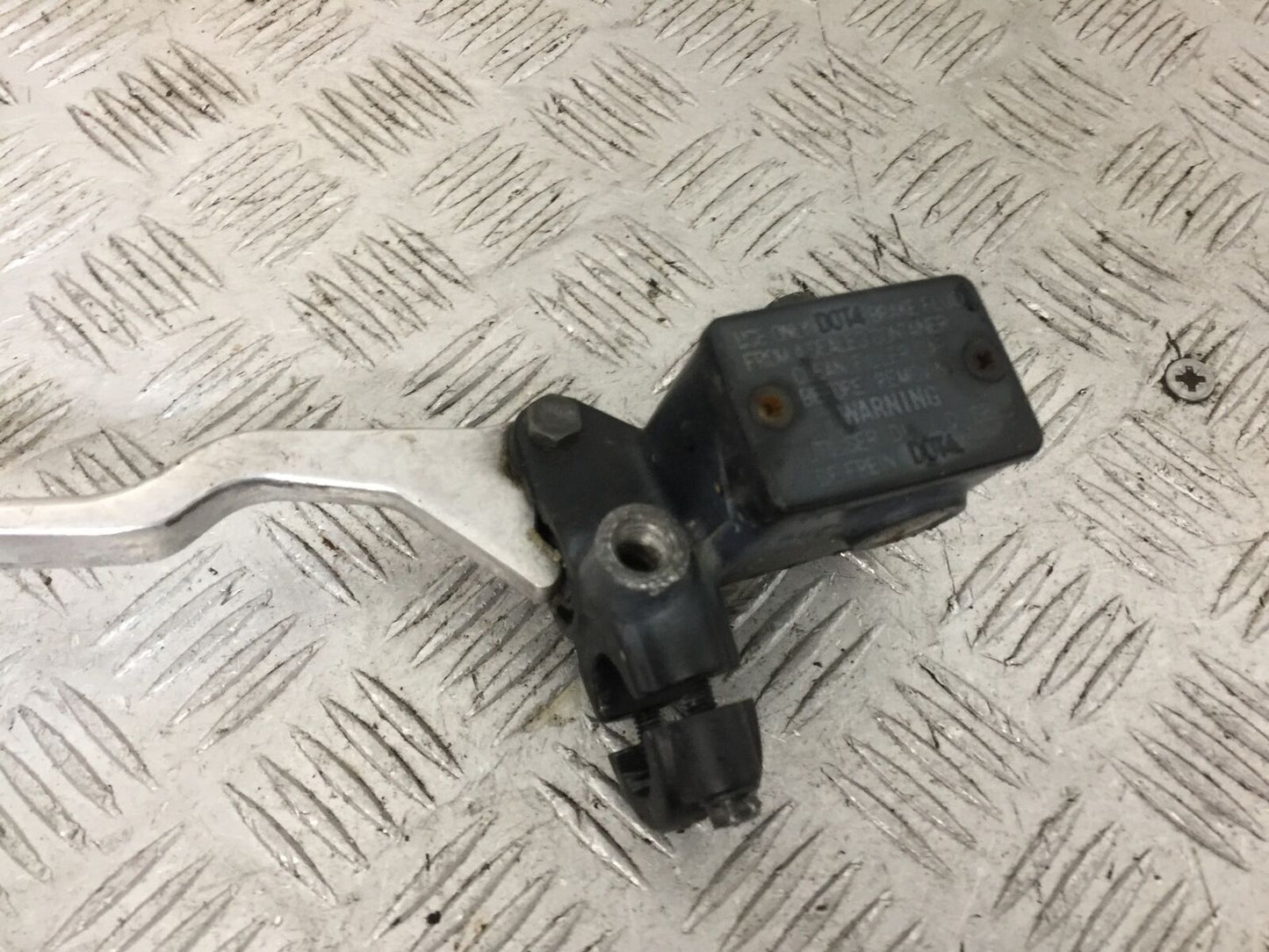 SUZUKI AN 250 BURGMAN REAR MASTER CYLINDER  YEAR 1999  (STOCK 881)
