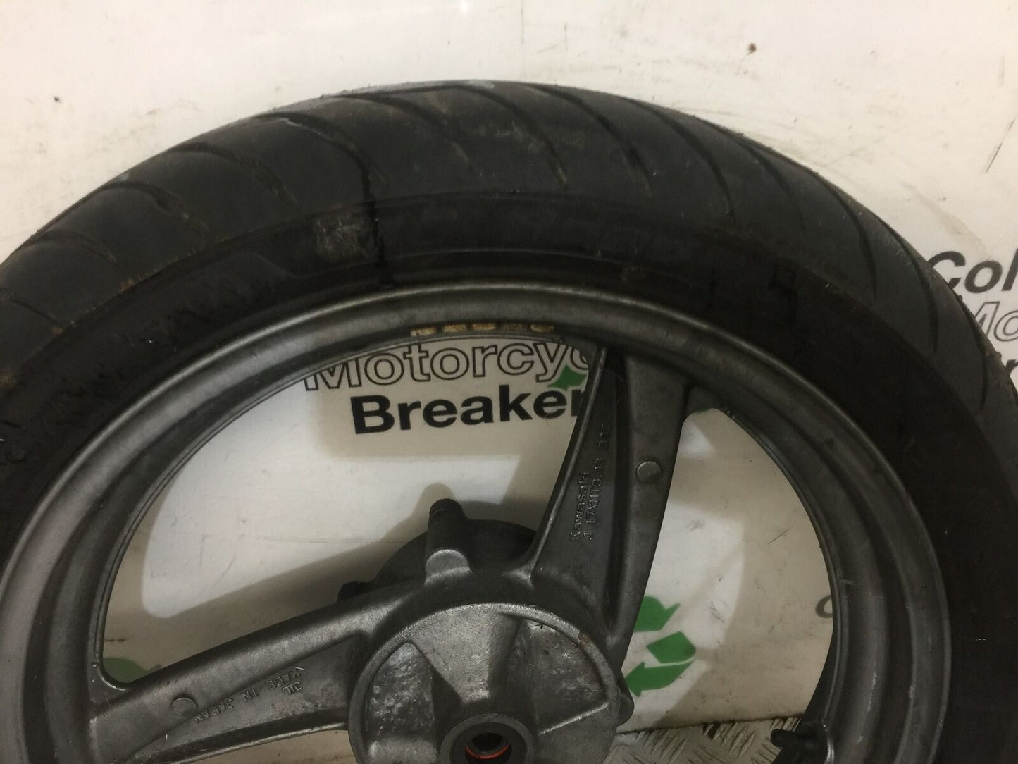 KAWASAKI ER5 FRONT WHEEL  YEAR 1999 (STOCK 825)