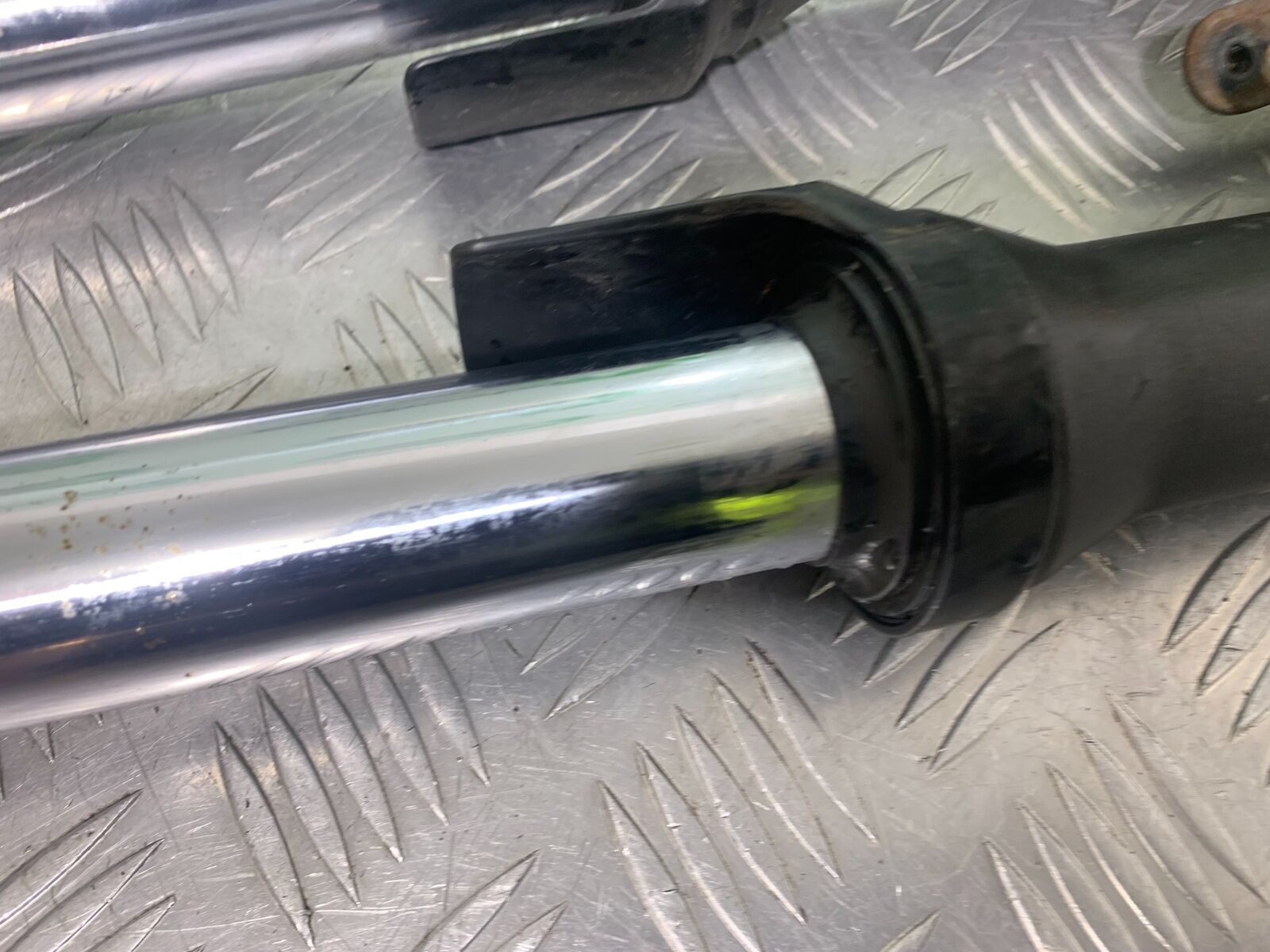 KAWASAKI ER6 F  FORKS  YEAR 2005-2008 (CMB1098)