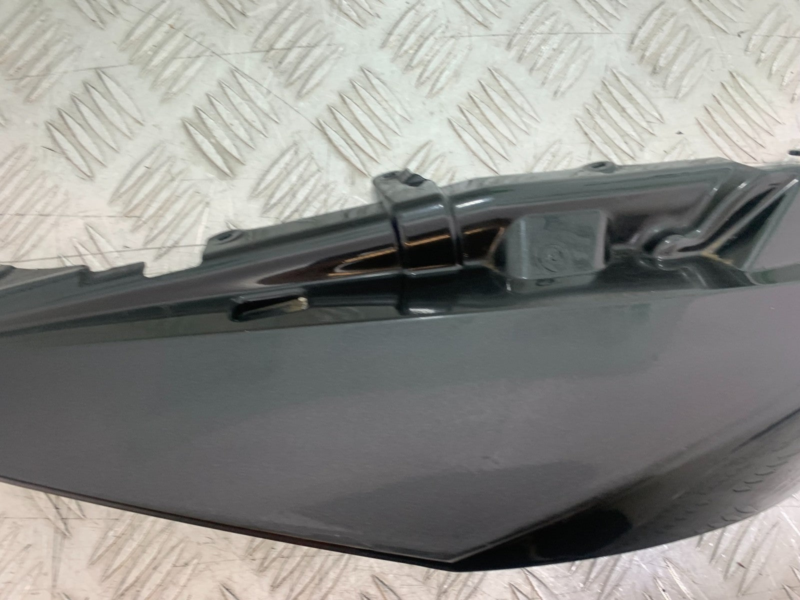 KTM 990 SUPER DUKE RIGHT SEAT PANEL YEAR 2007-2011  (CMB1207)