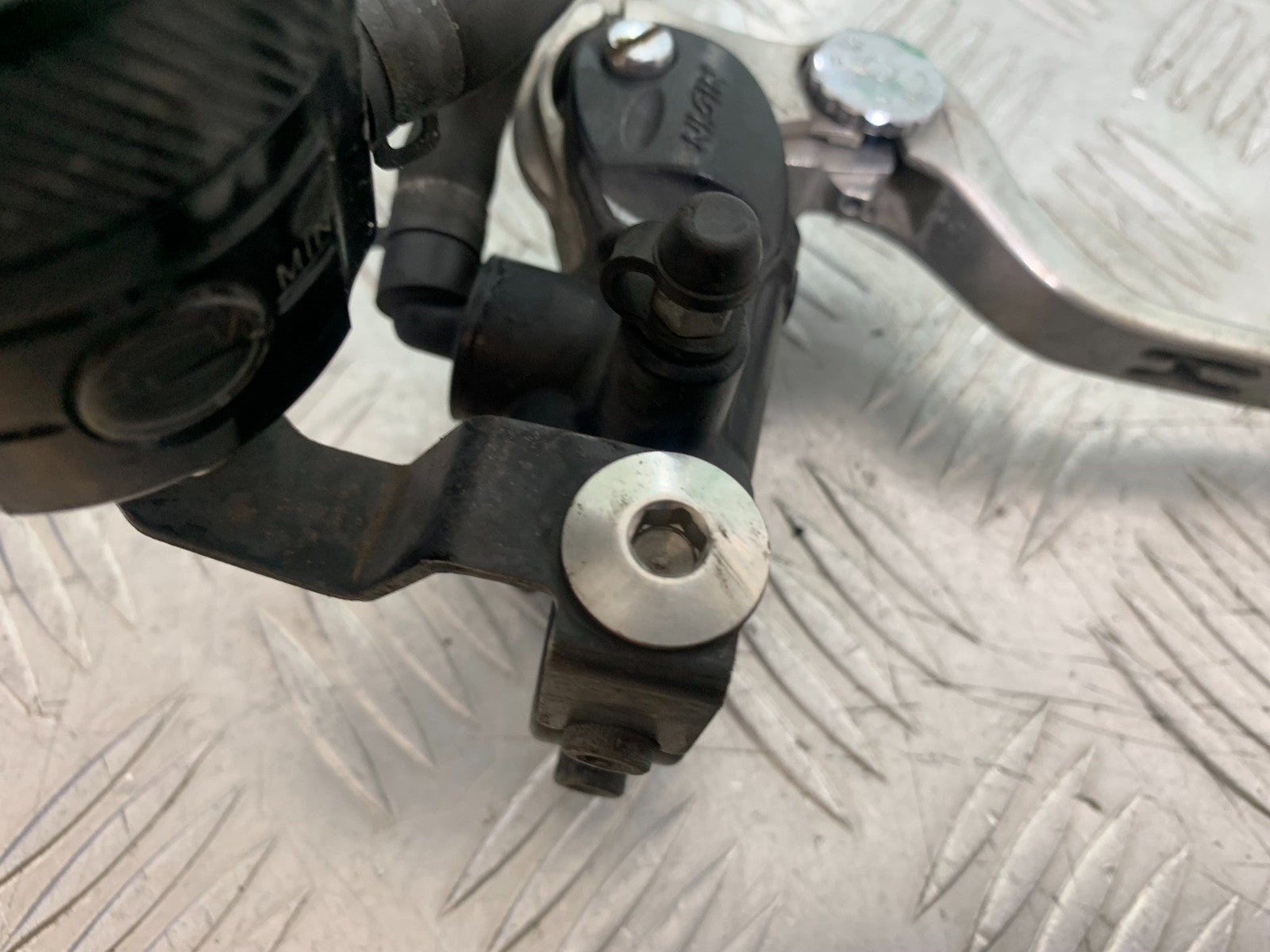TRIUMPH SPEED TRIPLE R 1050 FRONT BRAKE MASTER CYLINDER  2009 (CMB1183)