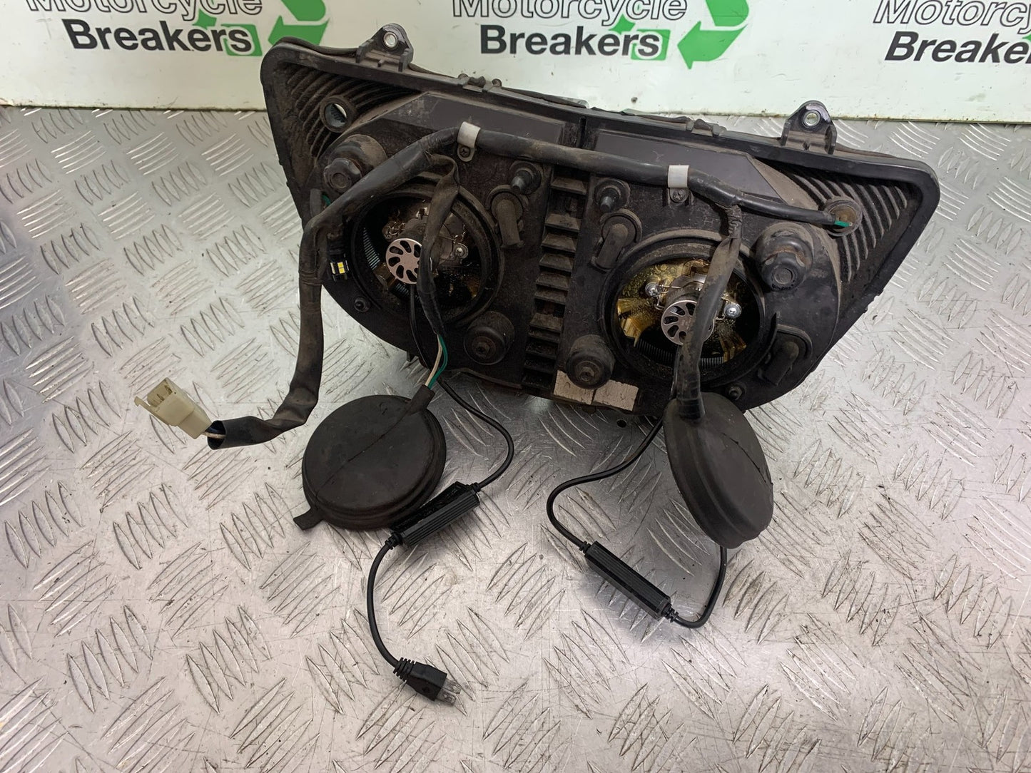 HONDA CBF600 CBF 600 HEADLIGHT YEAR 2004-07  (CMB1305)
