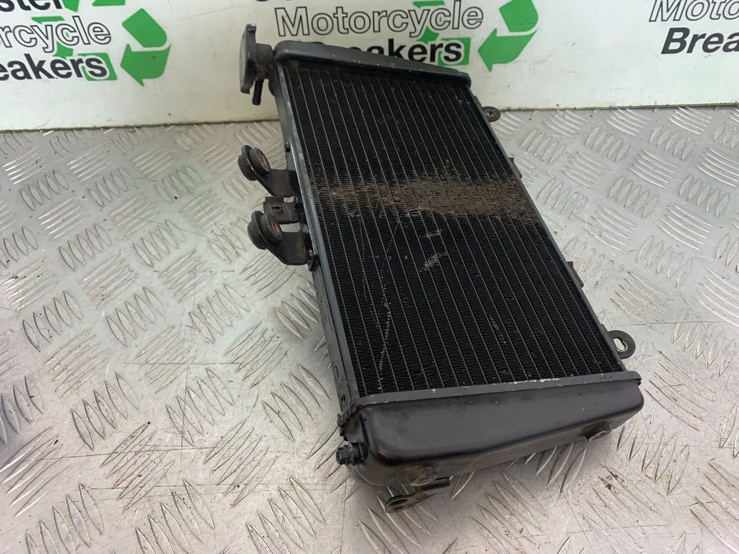 TRIUMPH SPEED TRIPLE R 1050 RADIATOR   2009 (CMB1183)