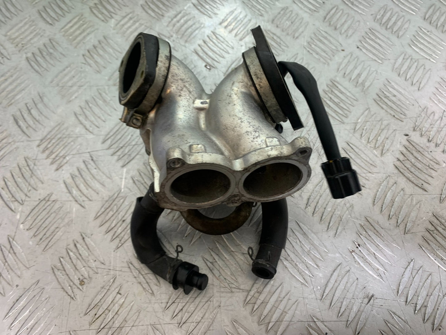 YAMAHA XVS 1300 MIDNIGHT STAR INJECTOR AND MANIFOLDS   YEAR 2007-16 (CMB1200)