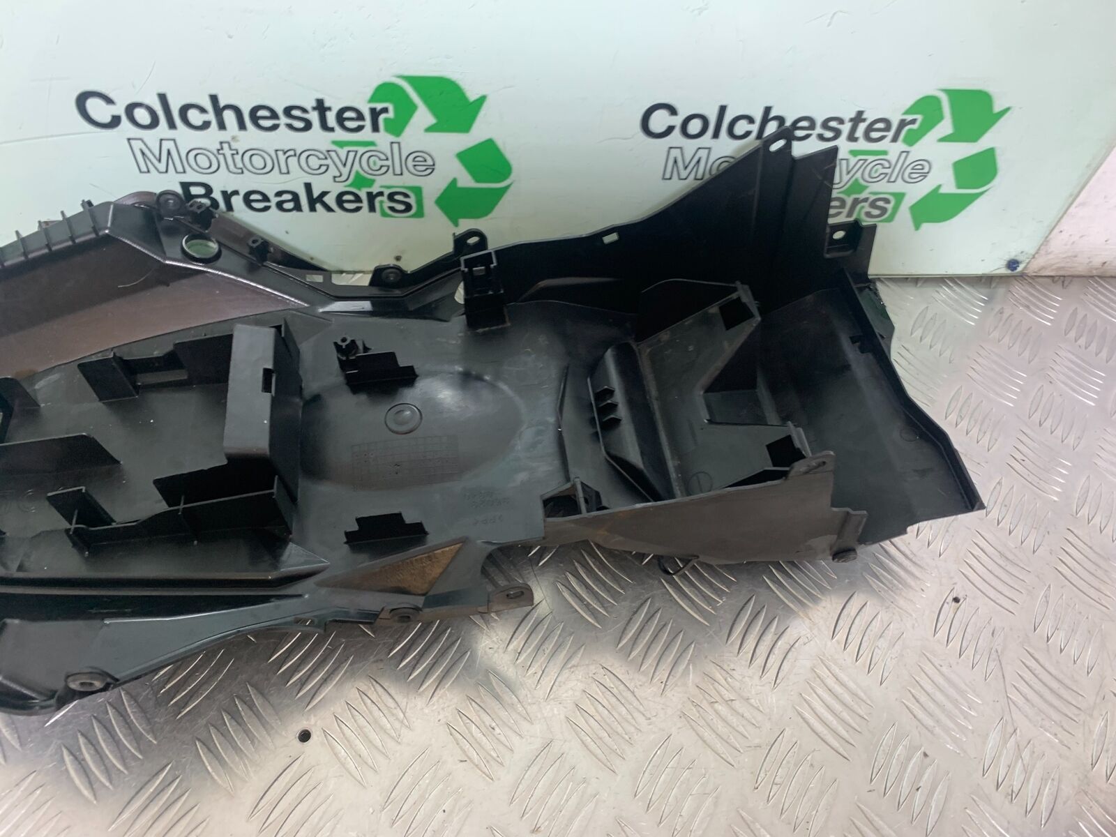 KAWASAKI Z300 ER300 UNDERTRAY  YEAR 2016-2018  (CMB1056)