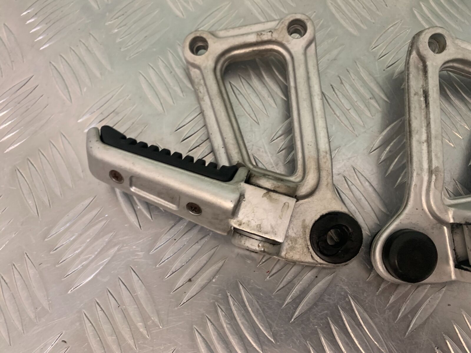 DUCATI 600ss 600 ss REAR HANGERS AND PEGS  YEAR 1991-98 (STOCK 987)