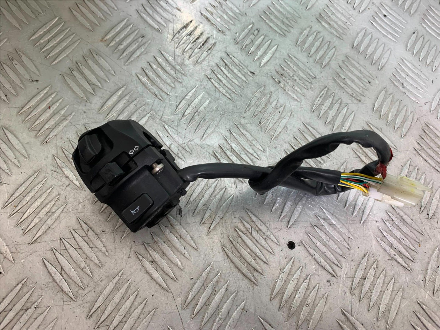 APRILIA TUONO 1000 V4R LEFT SWITCH GEAR YEAR 2011-13  (CMB1316)