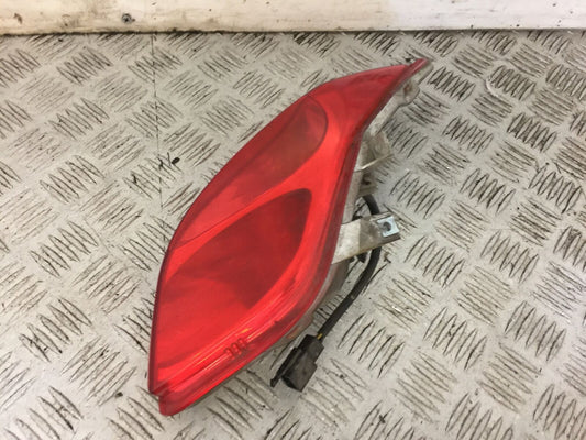 YAMAHA XMAX 125 XMAX-125 RIGHT REAR INDICATOR   YEAR 2012 (STOCK 689)
