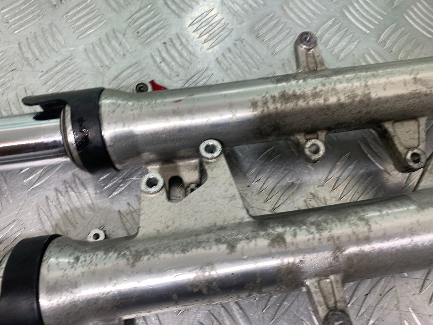HONDA CBR1100 BLACKBIRD FORKS   YEAR 1999-2005 (CMB1232)