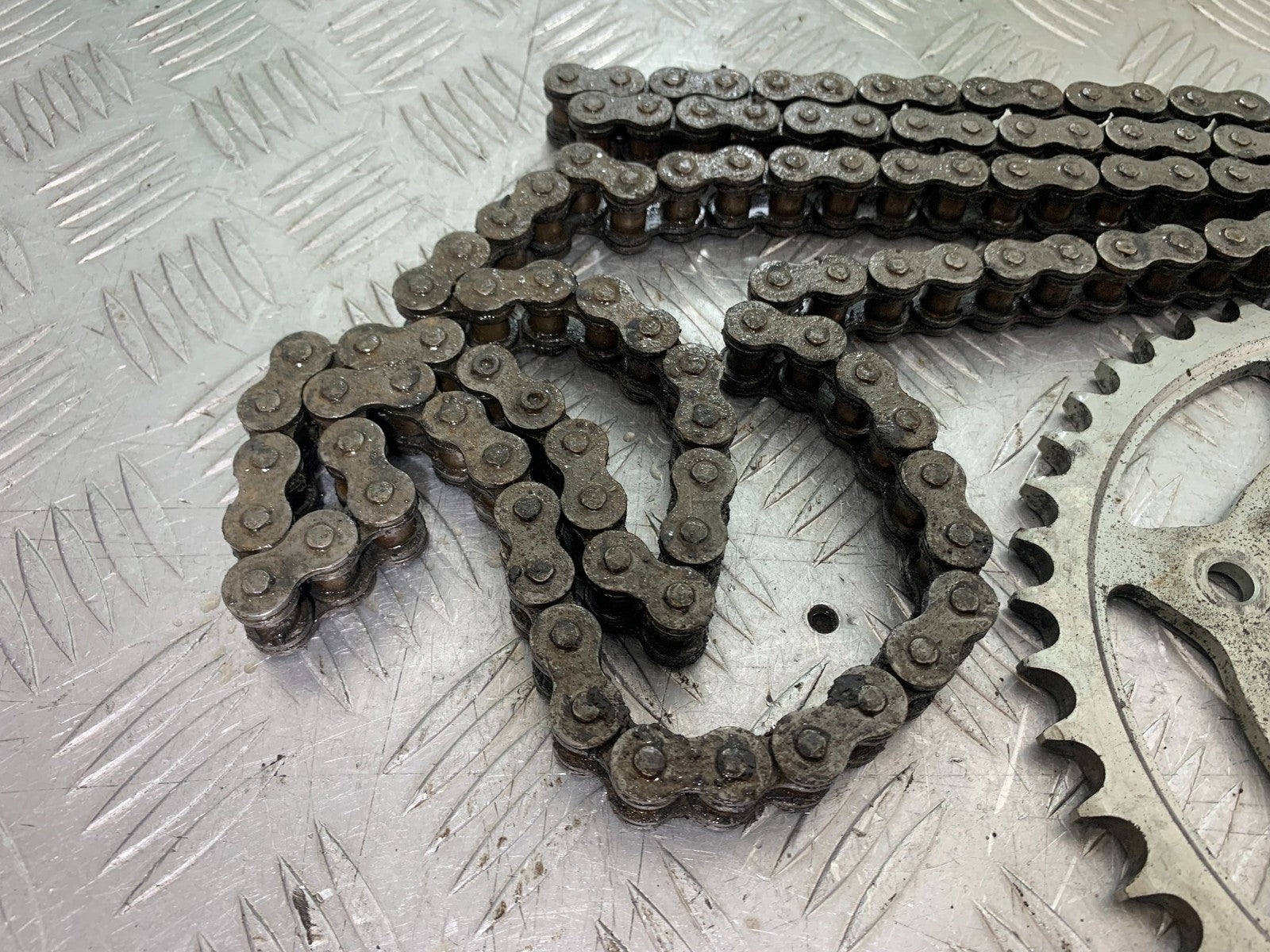 YAMAHA FZS1000 FAZER CHAIN AND SPROCKETS (USED)  YEAR 2001-05 (CMB1275)