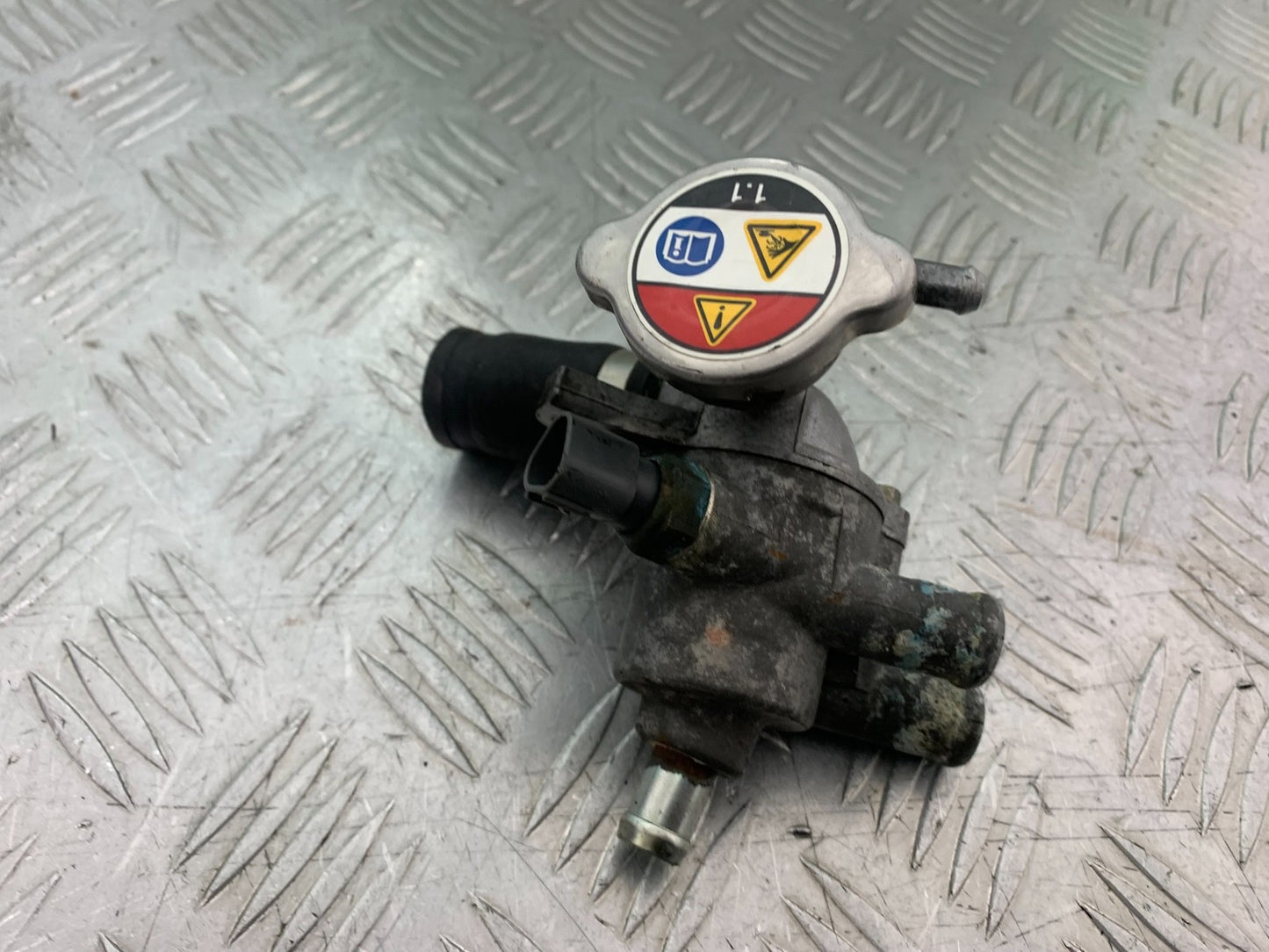 HONDA NT 700 V DEAUVILLE RADIATOR CAP & HOUSING   YEAR 2006-2010 (CMB1298)