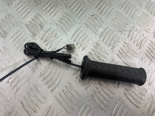 TRIUMPH 675 STREET TRIPLE 1 X HEATED GRIP  2013-2016 (CMB1186)