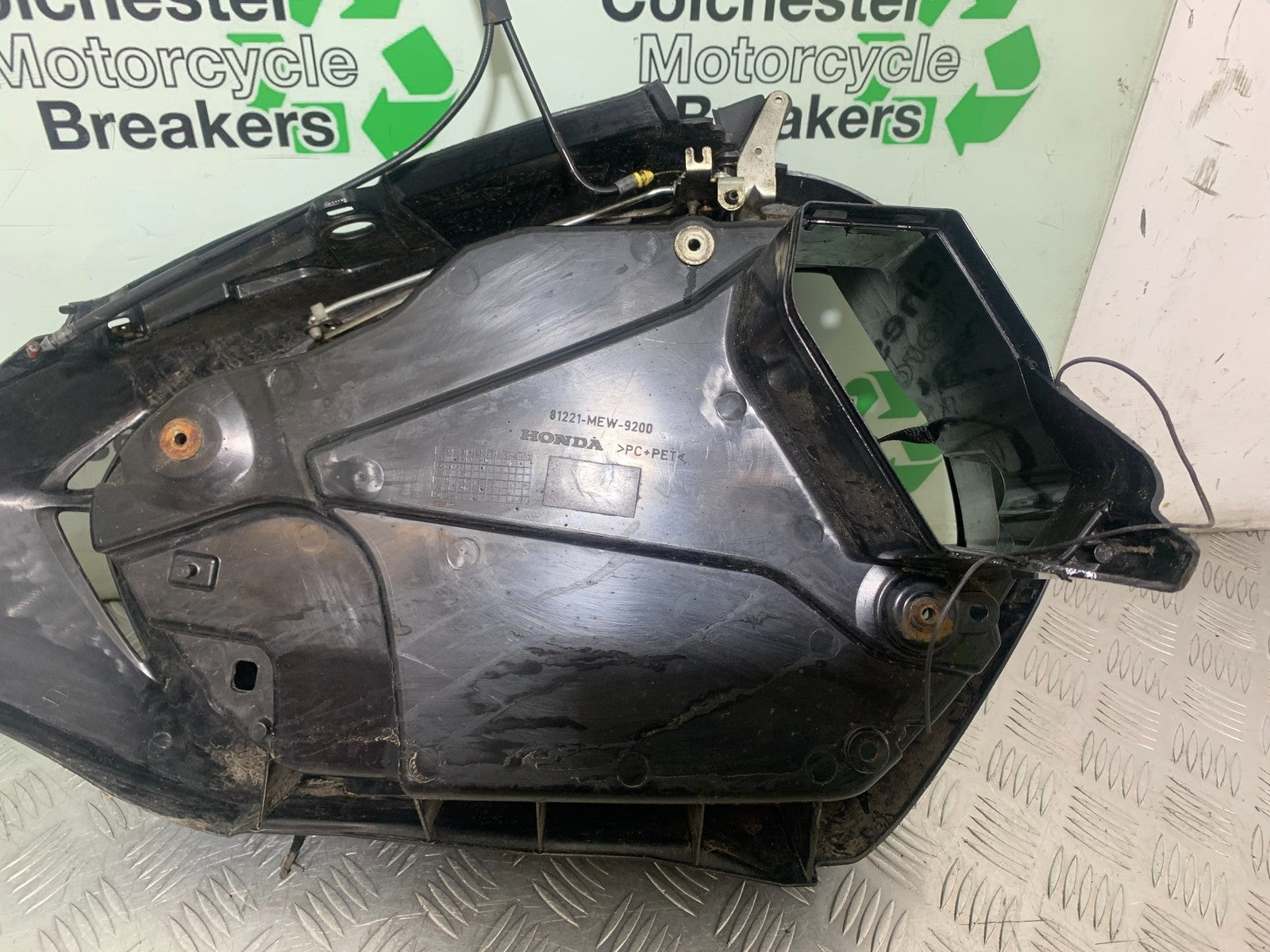 HONDA NT 700 V DEAUVILLE RIGHT PANNIER  YEAR 2006-2011 (CMB1211)